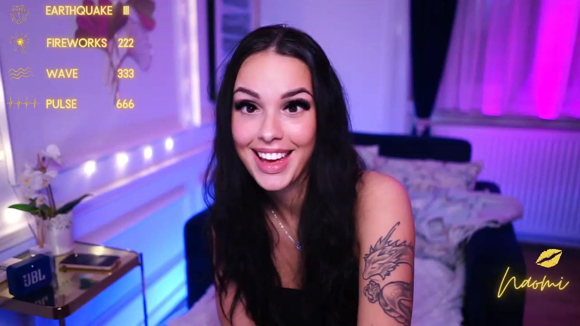 Gallery image thumbnail from cinnabellee's myfreecams stream on, 11/14/2022, 18:51 image 18 of 20