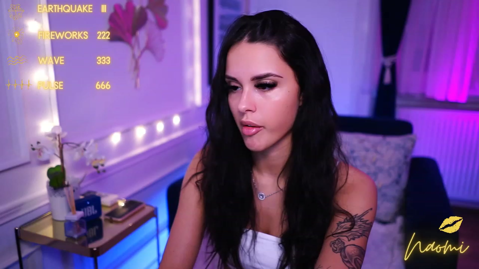 Gallery image thumbnail from cinnabellee's myfreecams stream on, 11/17/2022, 02:42 image 3 of 20