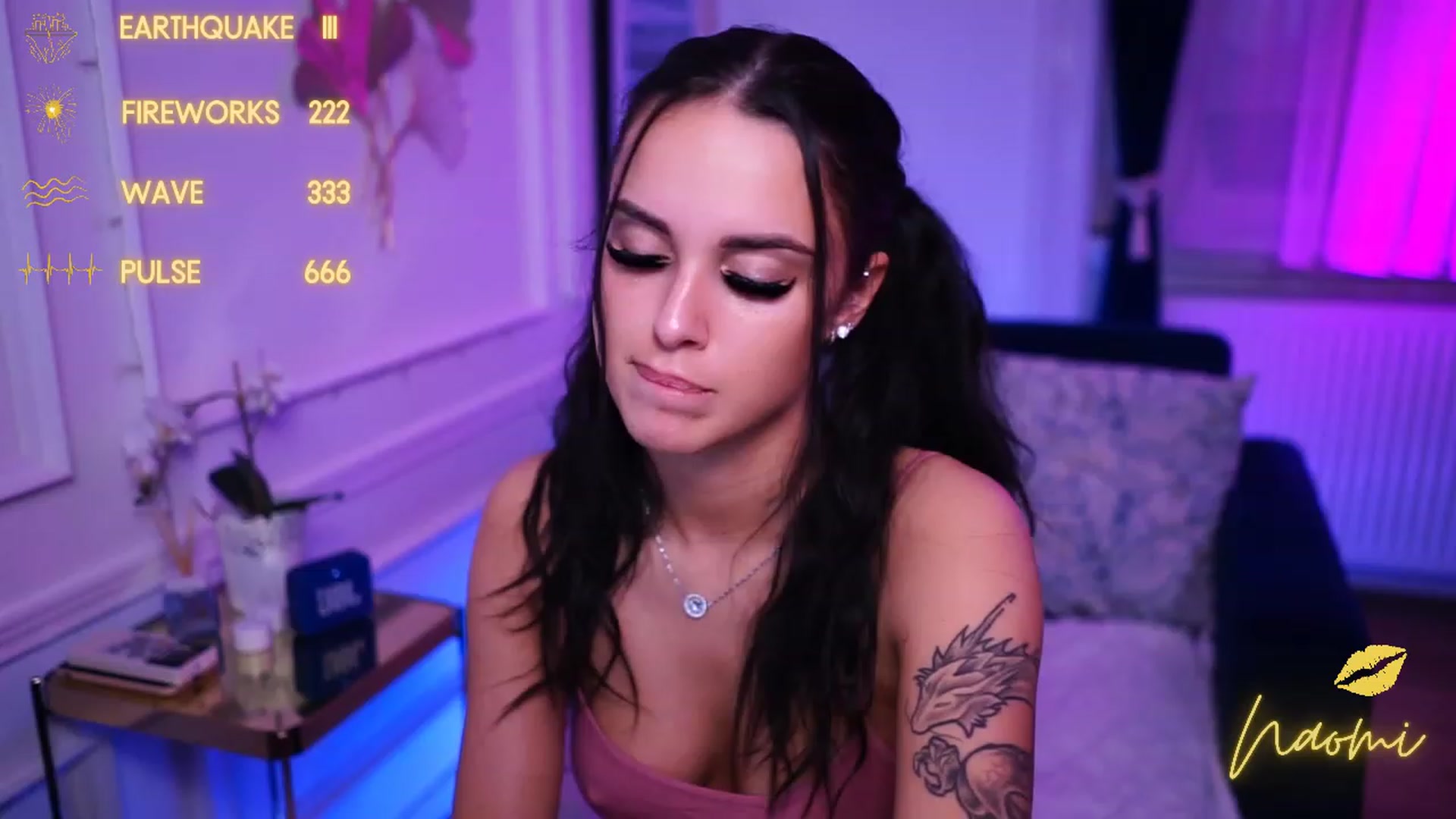 Gallery image thumbnail from cinnabellee's myfreecams stream on, 11/17/2022, 19:05 image 12 of 20