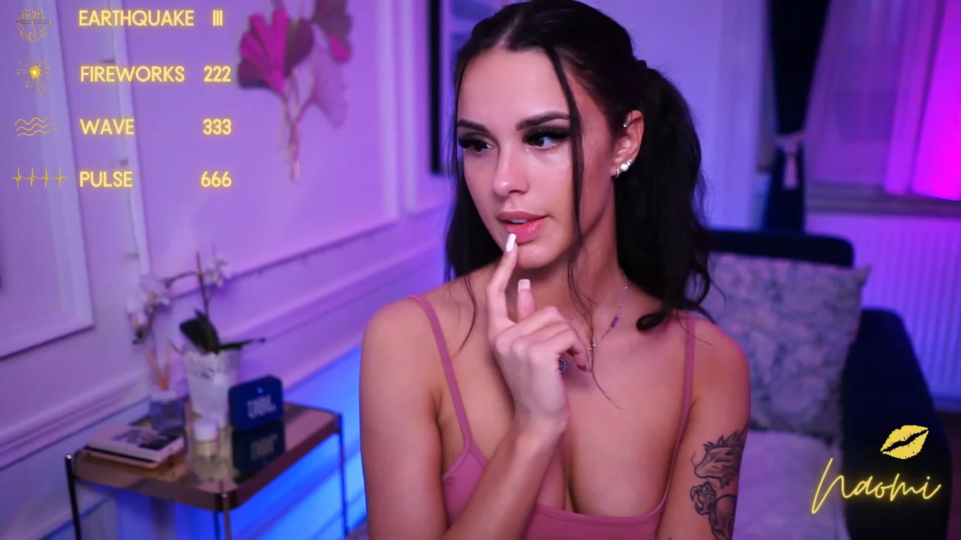 Gallery image thumbnail from cinnabellee's myfreecams stream on, 11/17/2022, 19:22 image 4 of 20