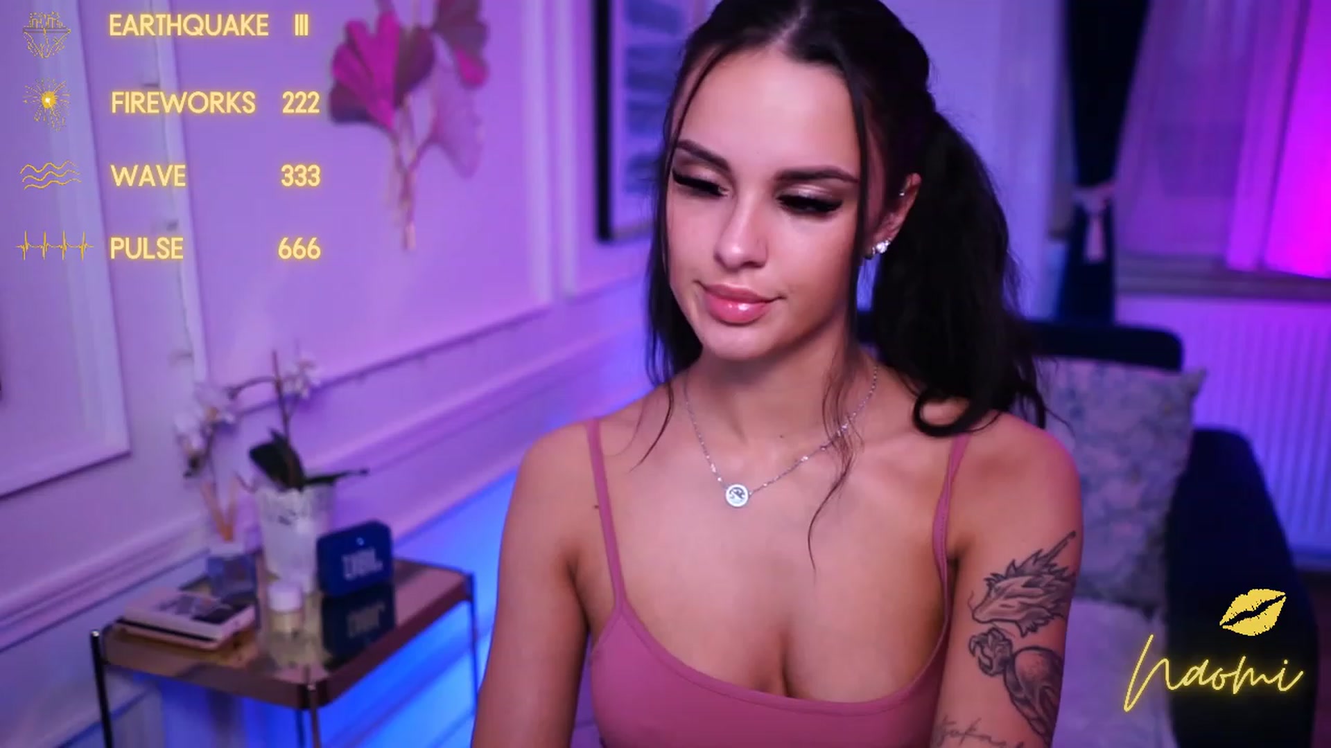 Gallery image thumbnail from cinnabellee's myfreecams stream on, 11/17/2022, 19:22 image 2 of 20