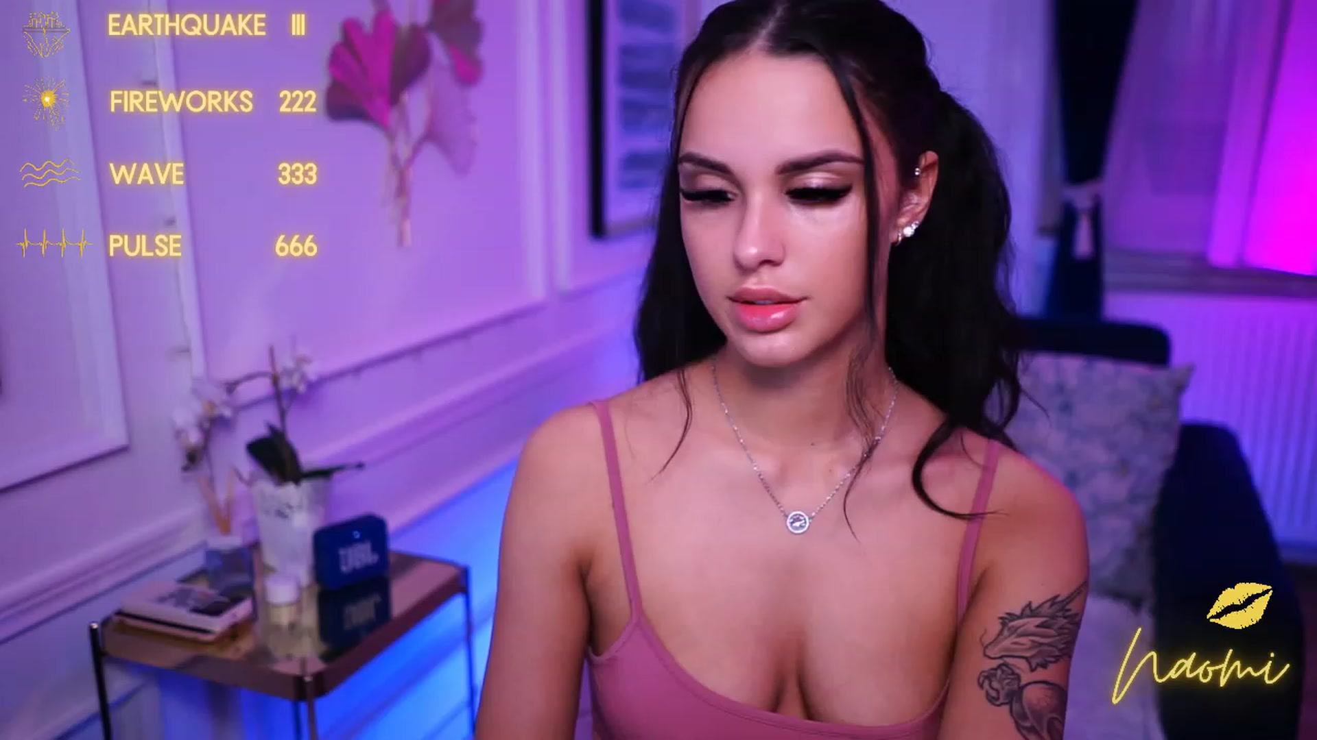 Gallery image thumbnail from cinnabellee's myfreecams stream on, 11/17/2022, 19:22 image 5 of 20