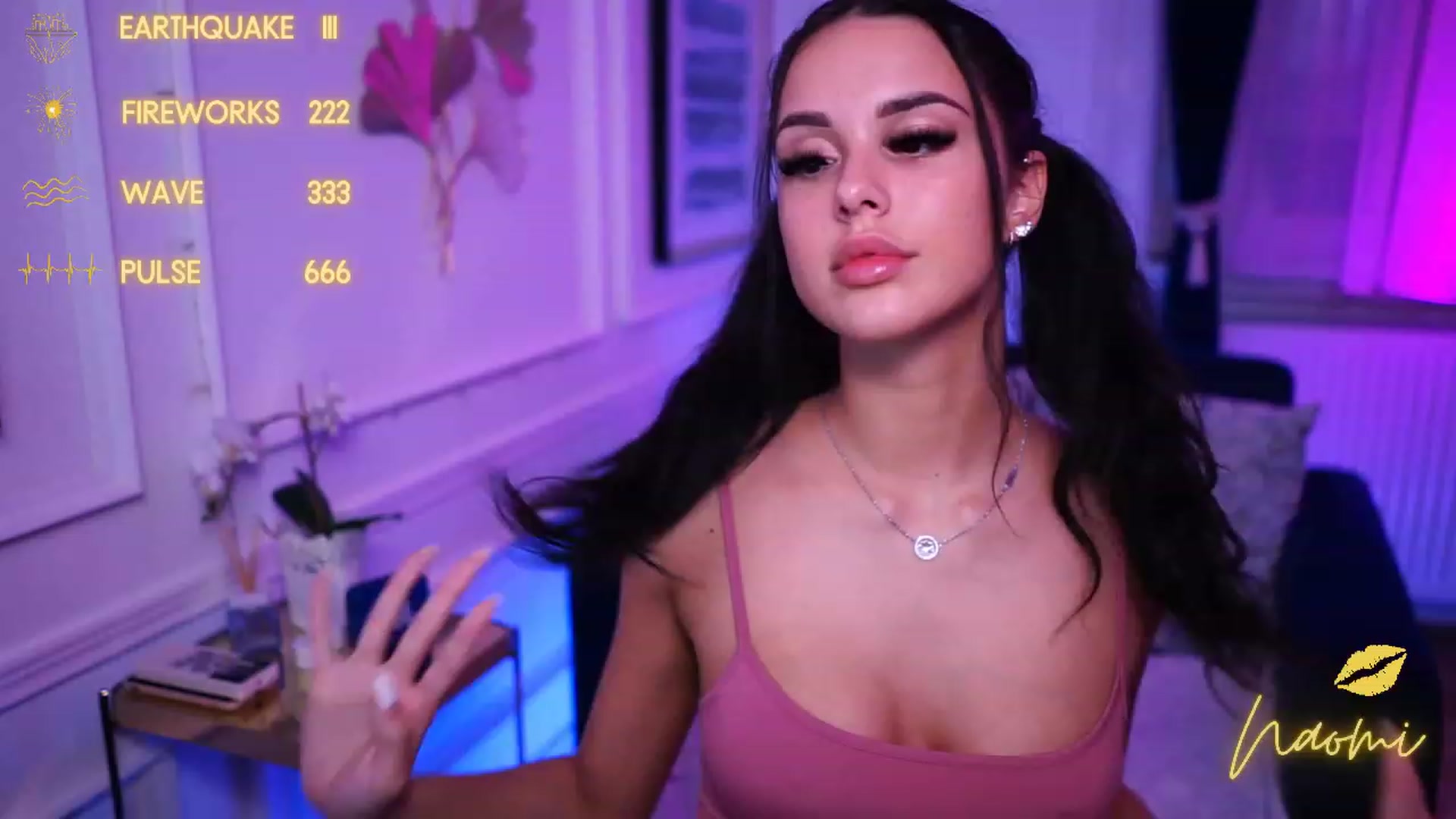 Gallery image thumbnail from cinnabellee's myfreecams stream on, 11/17/2022, 19:22 image 6 of 20