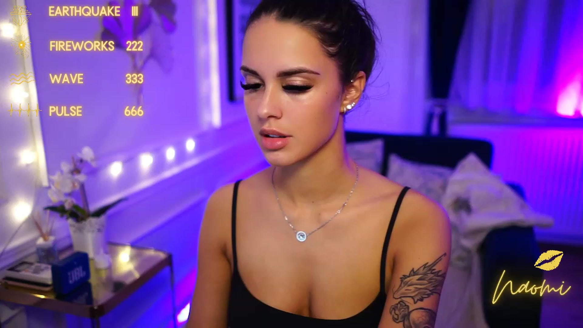Gallery image thumbnail from cinnabellee's myfreecams stream on, 11/23/2022, 24:32 image 20 of 20