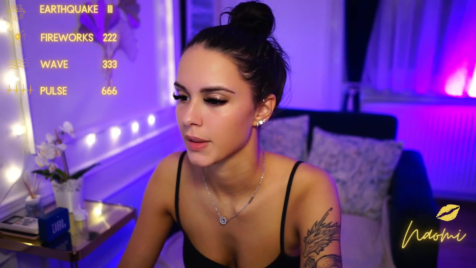 Gallery image thumbnail from cinnabellee's myfreecams stream on, 11/23/2022, 24:32 image 7 of 20
