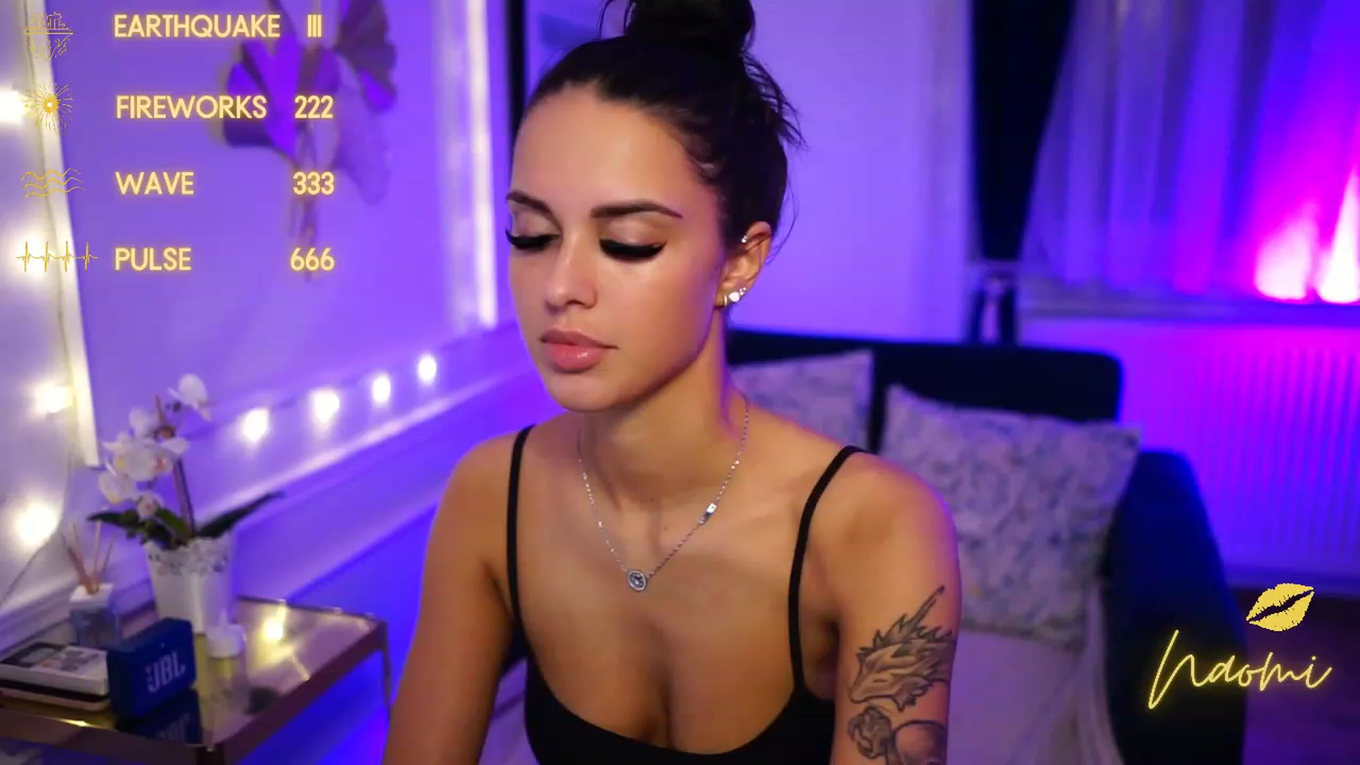 Gallery image thumbnail from cinnabellee's myfreecams stream on, 11/23/2022, 24:32 image 1 of 20