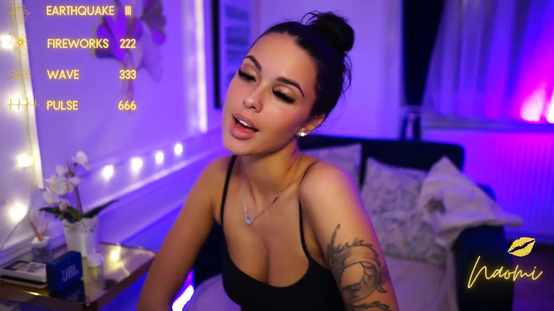 Gallery image thumbnail from cinnabellee's myfreecams stream on, 11/23/2022, 24:32 image 9 of 20