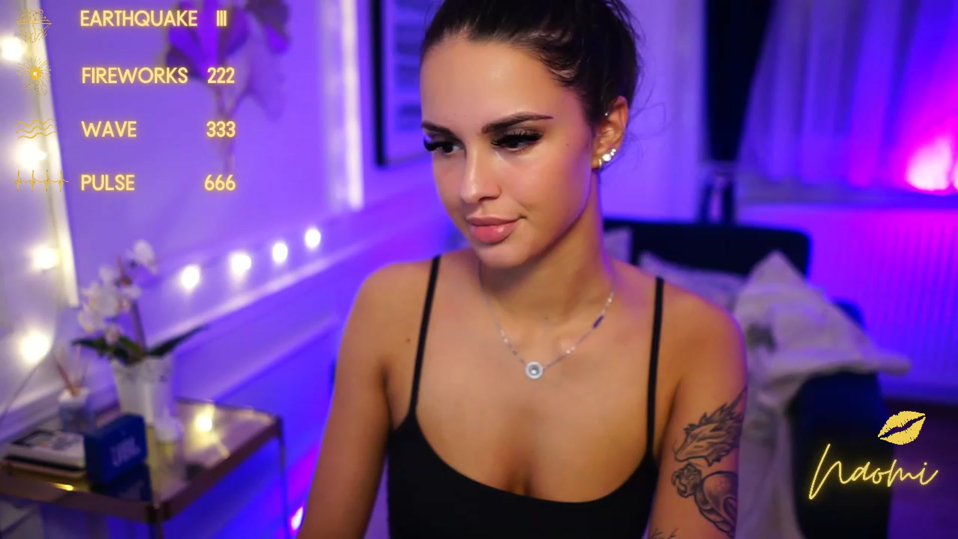 Gallery image thumbnail from cinnabellee's myfreecams stream on, 11/23/2022, 24:32 image 18 of 20
