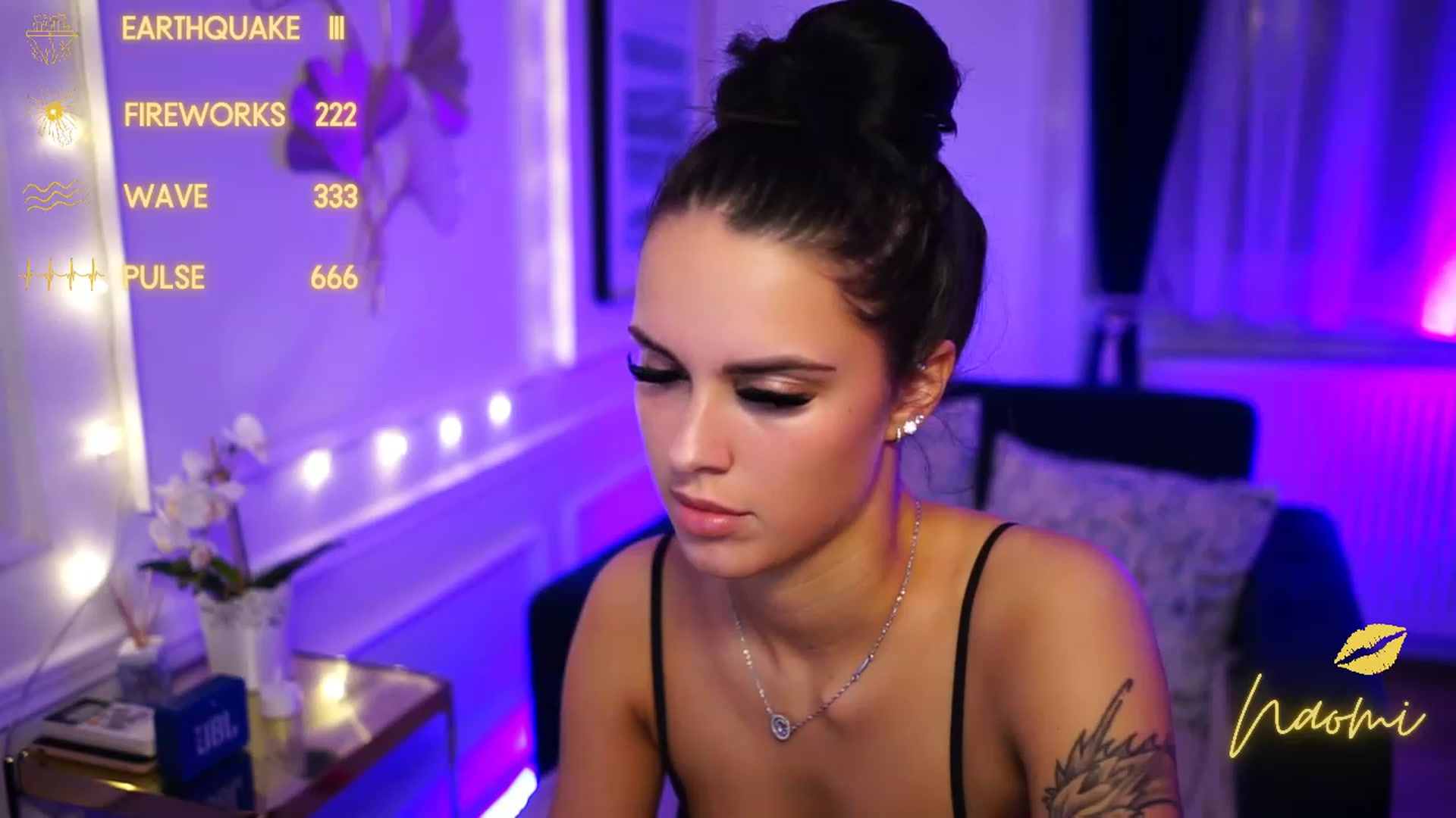 Gallery image thumbnail from cinnabellee's myfreecams stream on, 11/23/2022, 03:17 image 3 of 20