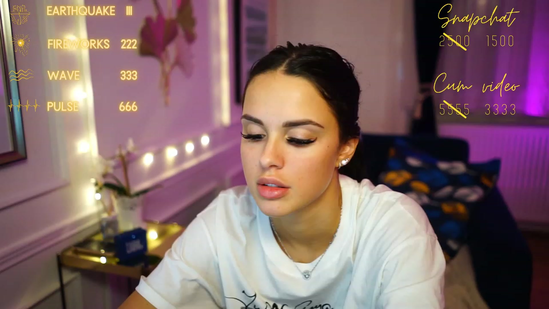 Gallery image thumbnail from cinnabellee's myfreecams stream on, 11/26/2022, 20:30 image 1 of 20