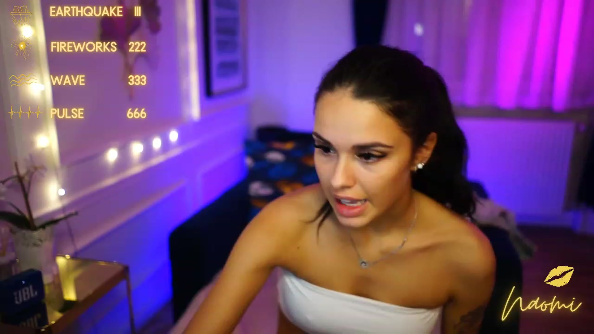 Gallery image thumbnail from cinnabellee's myfreecams stream on, 11/28/2022, 23:56 image 11 of 20