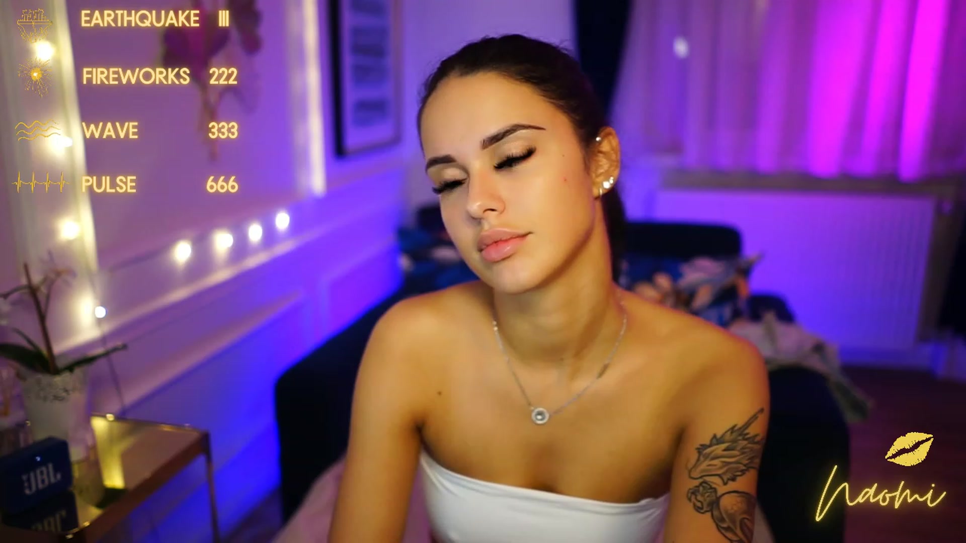 Gallery image thumbnail from cinnabellee's myfreecams stream on, 11/28/2022, 23:56 image 15 of 20