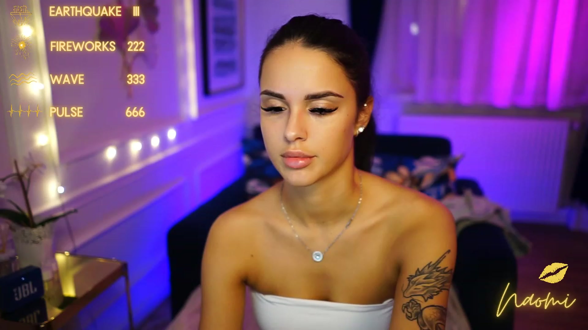 Gallery image thumbnail from cinnabellee's myfreecams stream on, 11/28/2022, 23:56 image 18 of 20