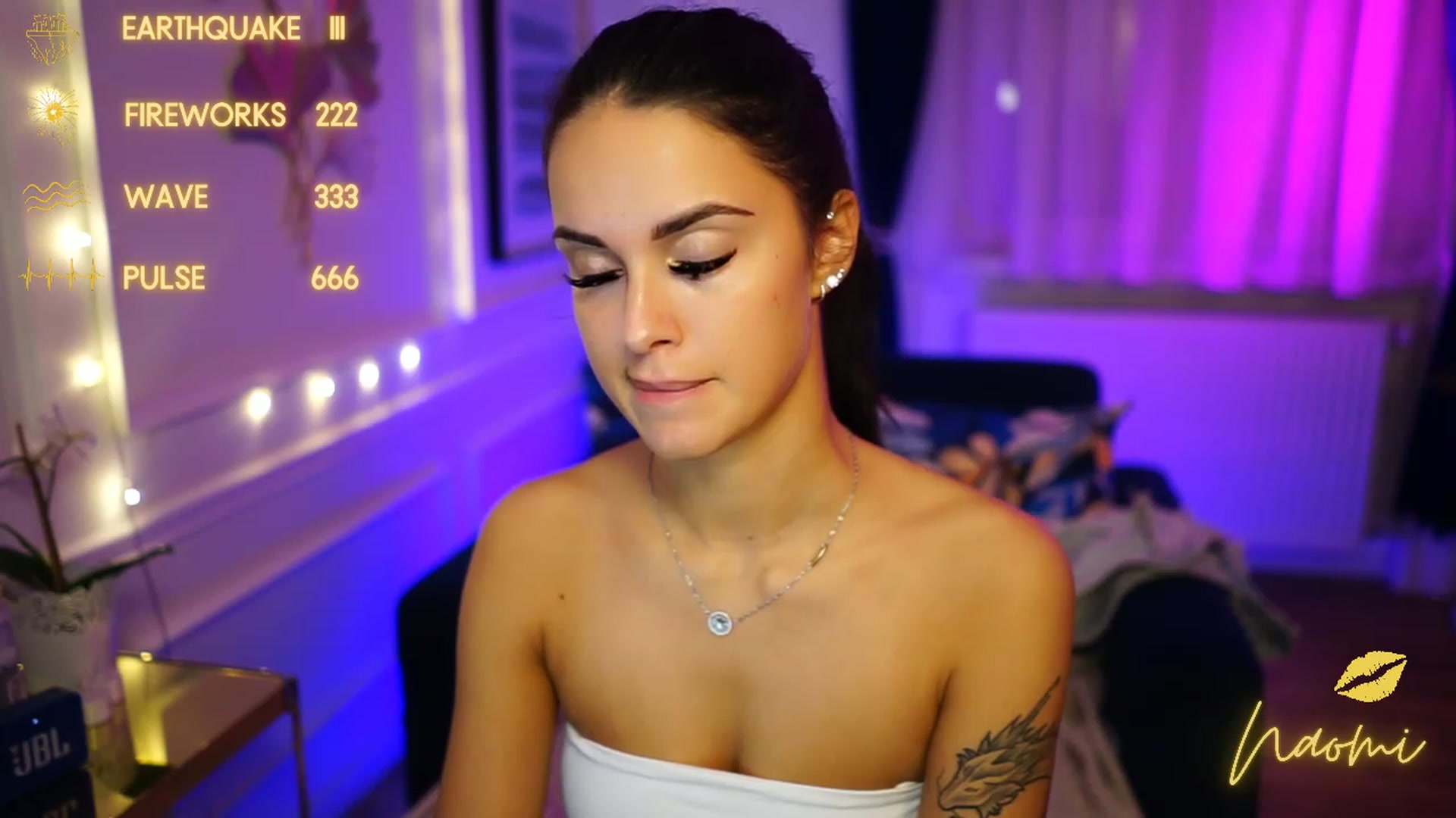 Gallery image thumbnail from cinnabellee's myfreecams stream on, 11/28/2022, 23:56 image 5 of 20