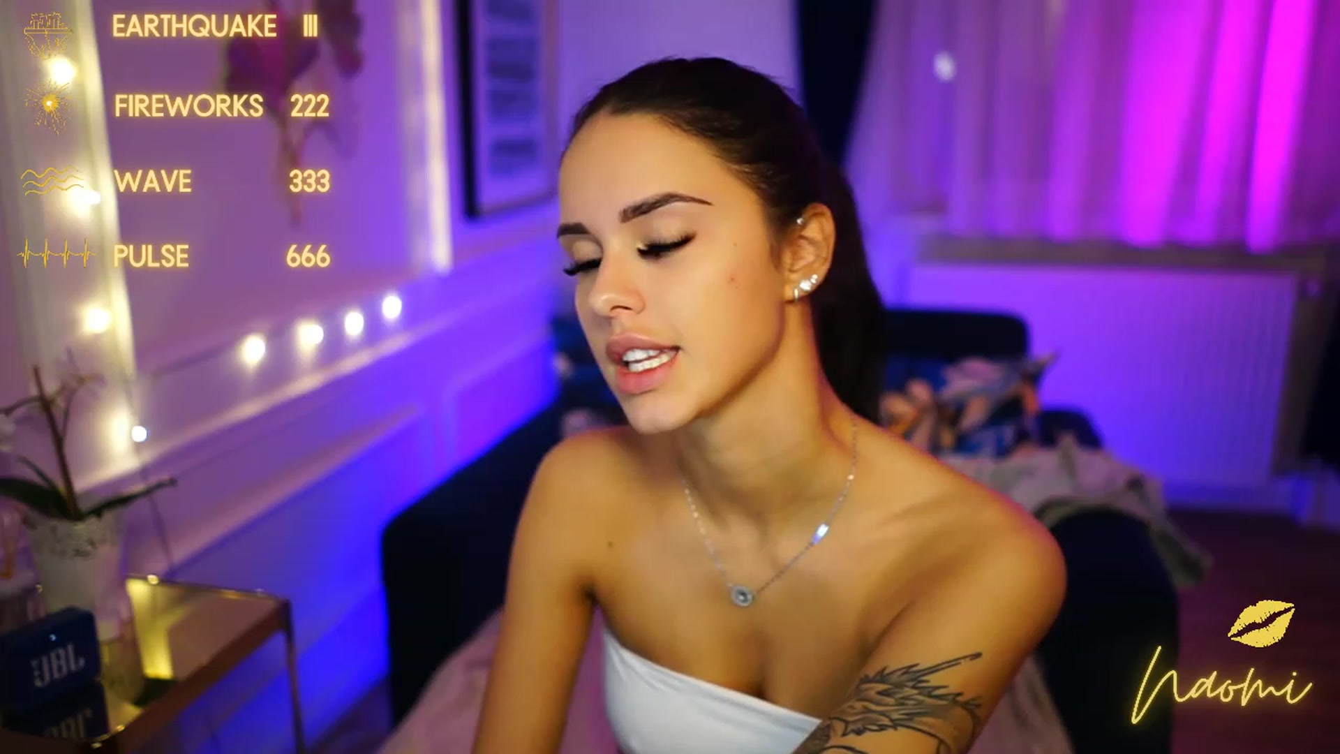 Gallery image thumbnail from cinnabellee's myfreecams stream on, 11/28/2022, 23:56 image 17 of 20