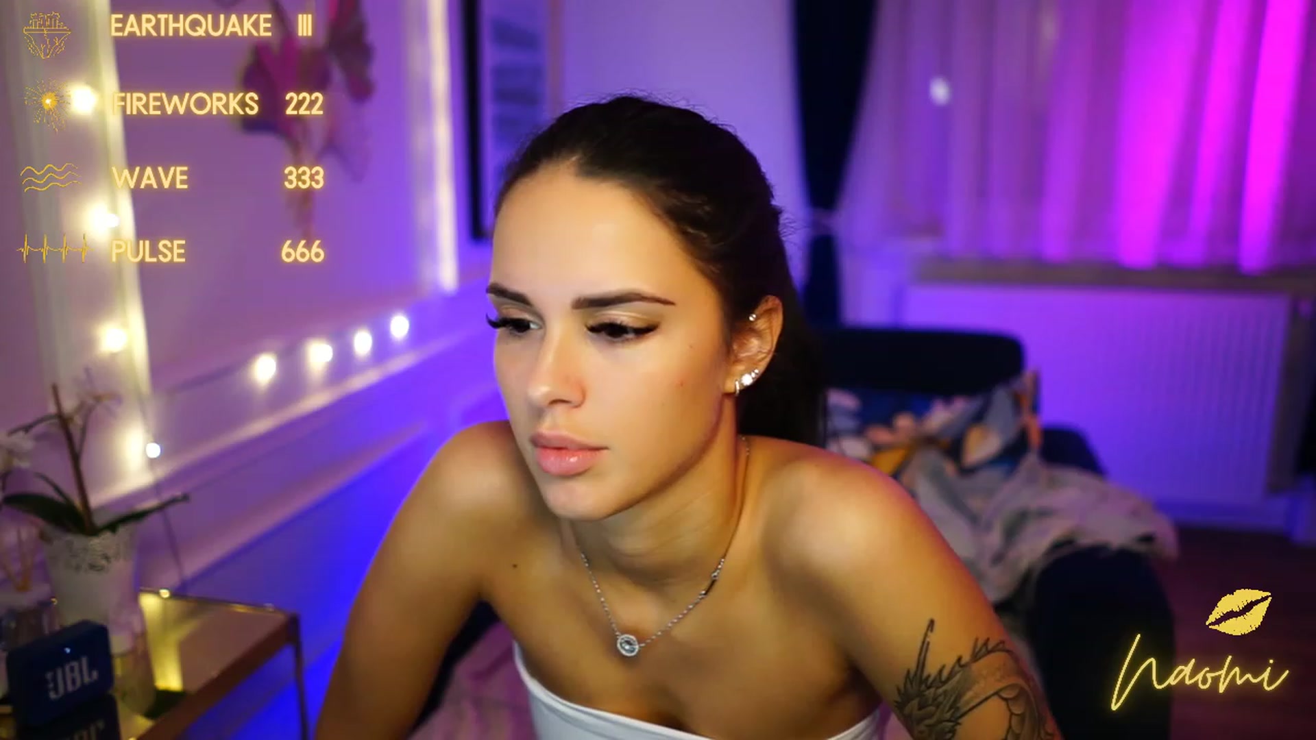 Gallery image thumbnail from cinnabellee's myfreecams stream on, 11/29/2022, 02:04 image 16 of 20
