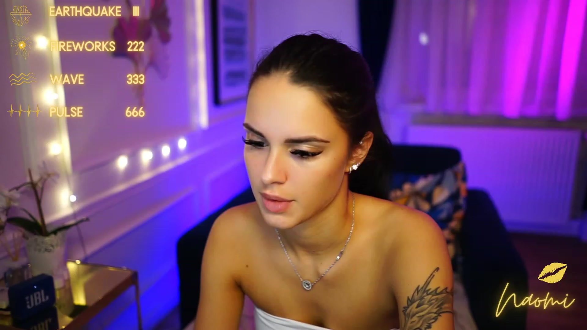 Gallery image thumbnail from cinnabellee's myfreecams stream on, 11/29/2022, 02:04 image 6 of 20