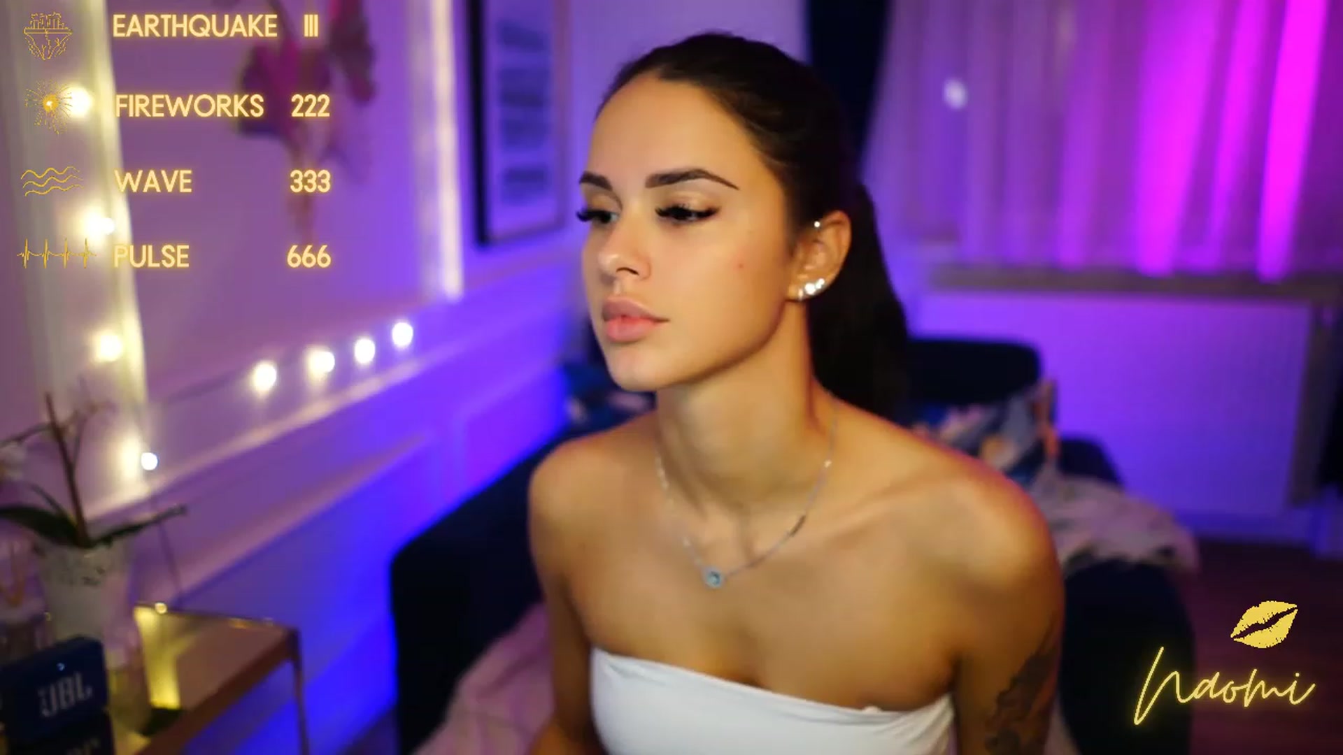 Gallery image thumbnail from cinnabellee's myfreecams stream on, 11/29/2022, 02:04 image 8 of 20