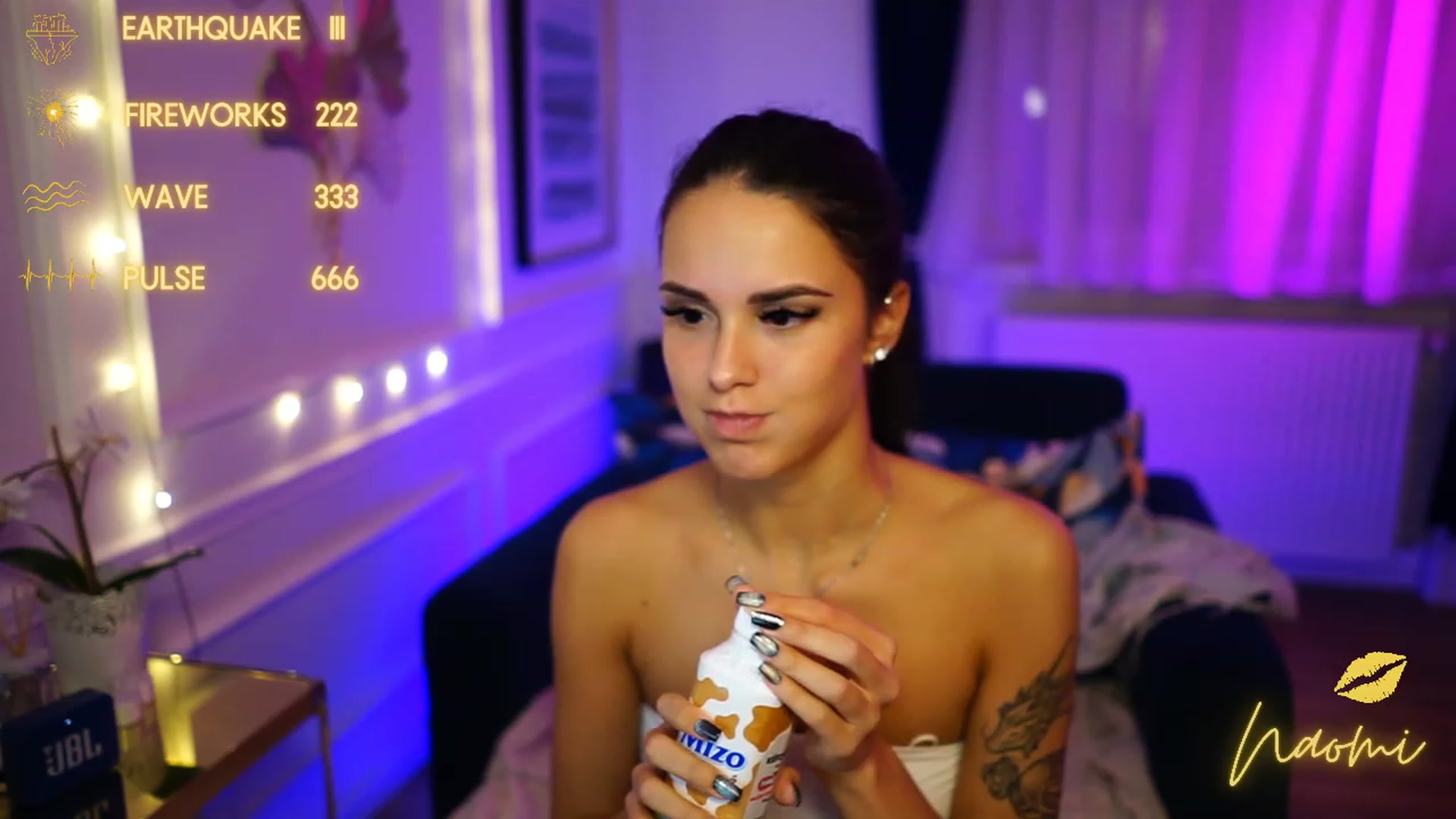 Gallery image thumbnail from cinnabellee's myfreecams stream on, 11/29/2022, 02:04 image 13 of 20