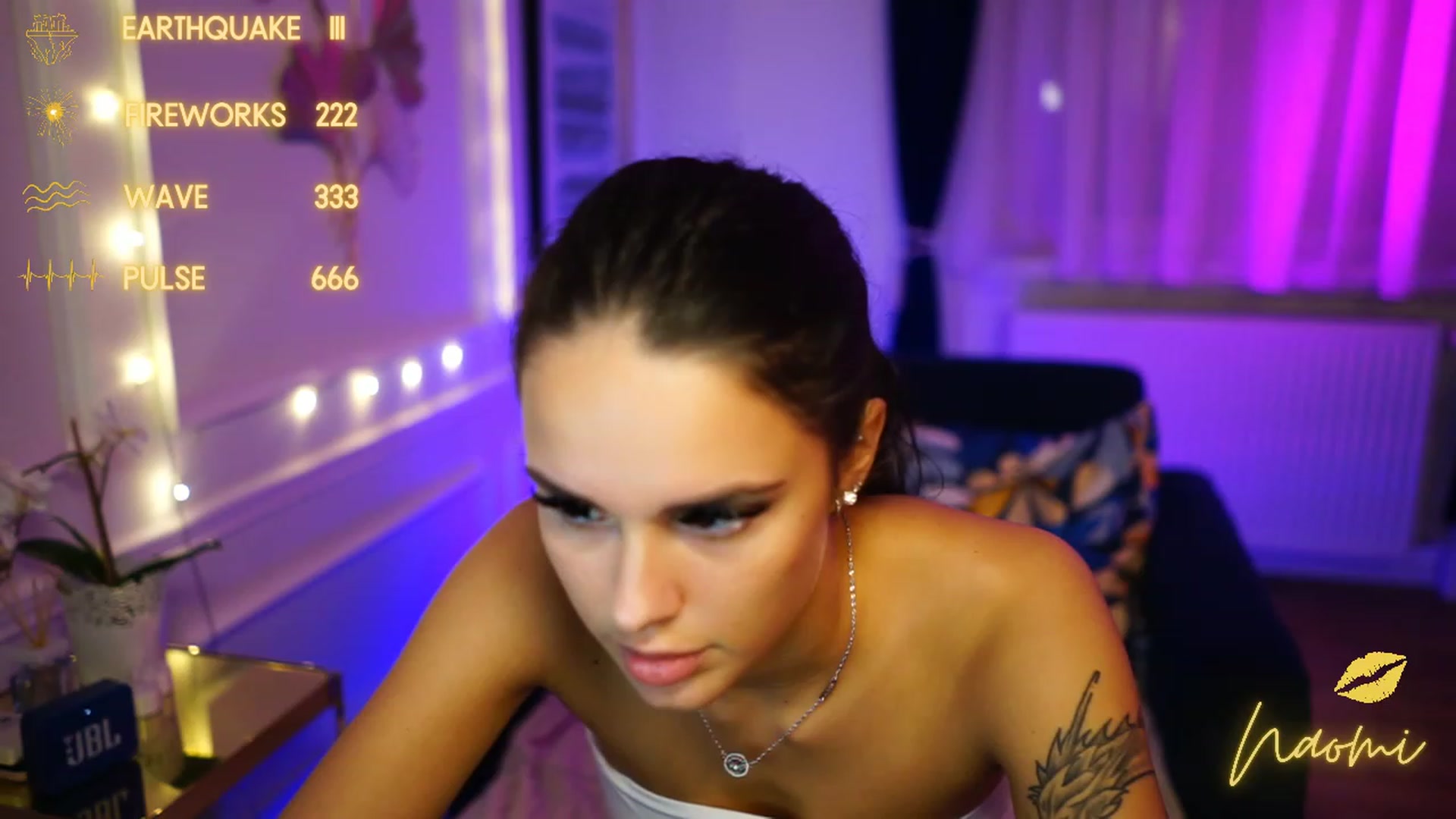 Gallery image thumbnail from cinnabellee's myfreecams stream on, 11/29/2022, 02:04 image 3 of 20