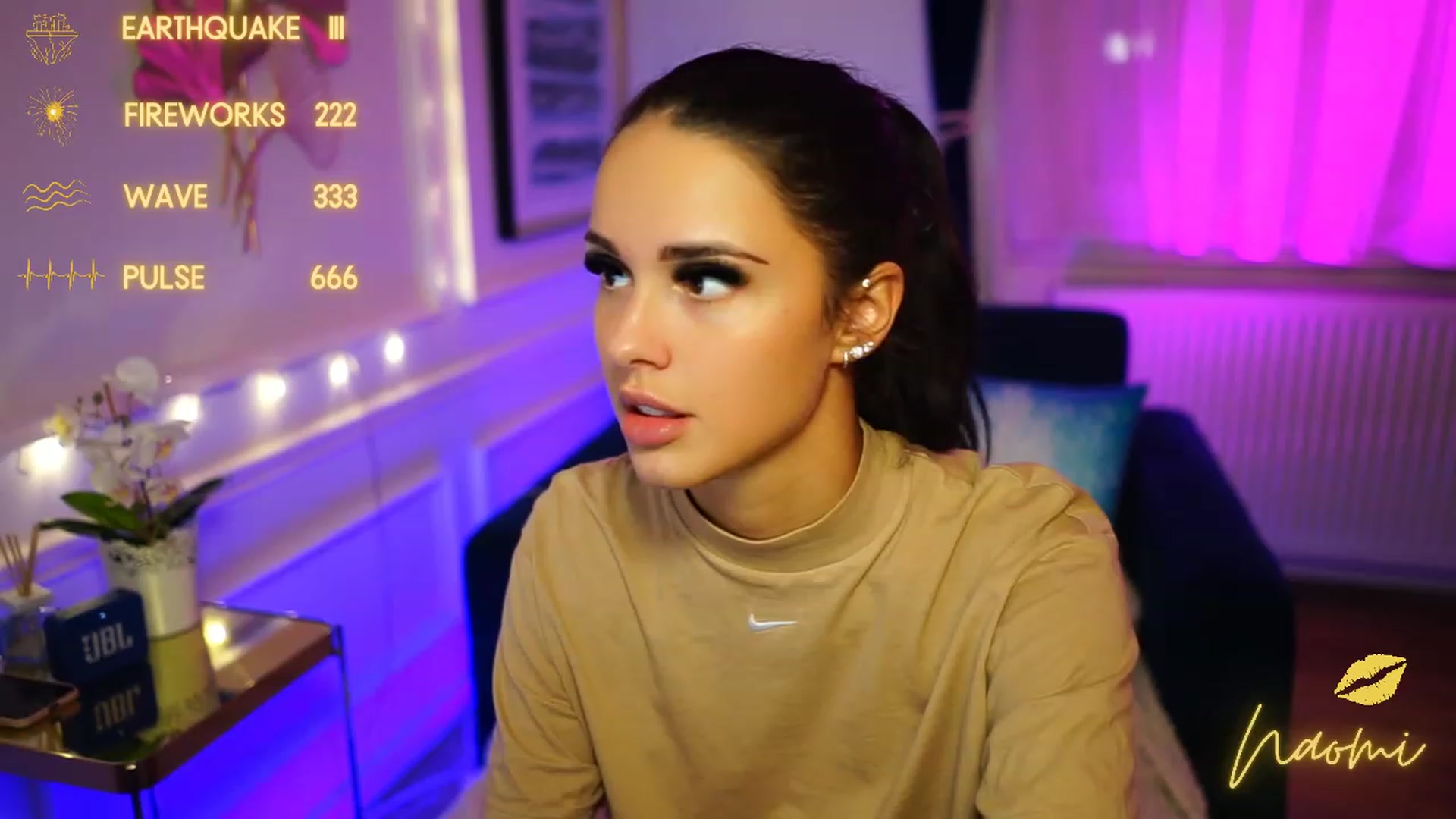 Gallery image thumbnail from cinnabellee's myfreecams stream on, 12/05/2022, 20:32 image 14 of 20