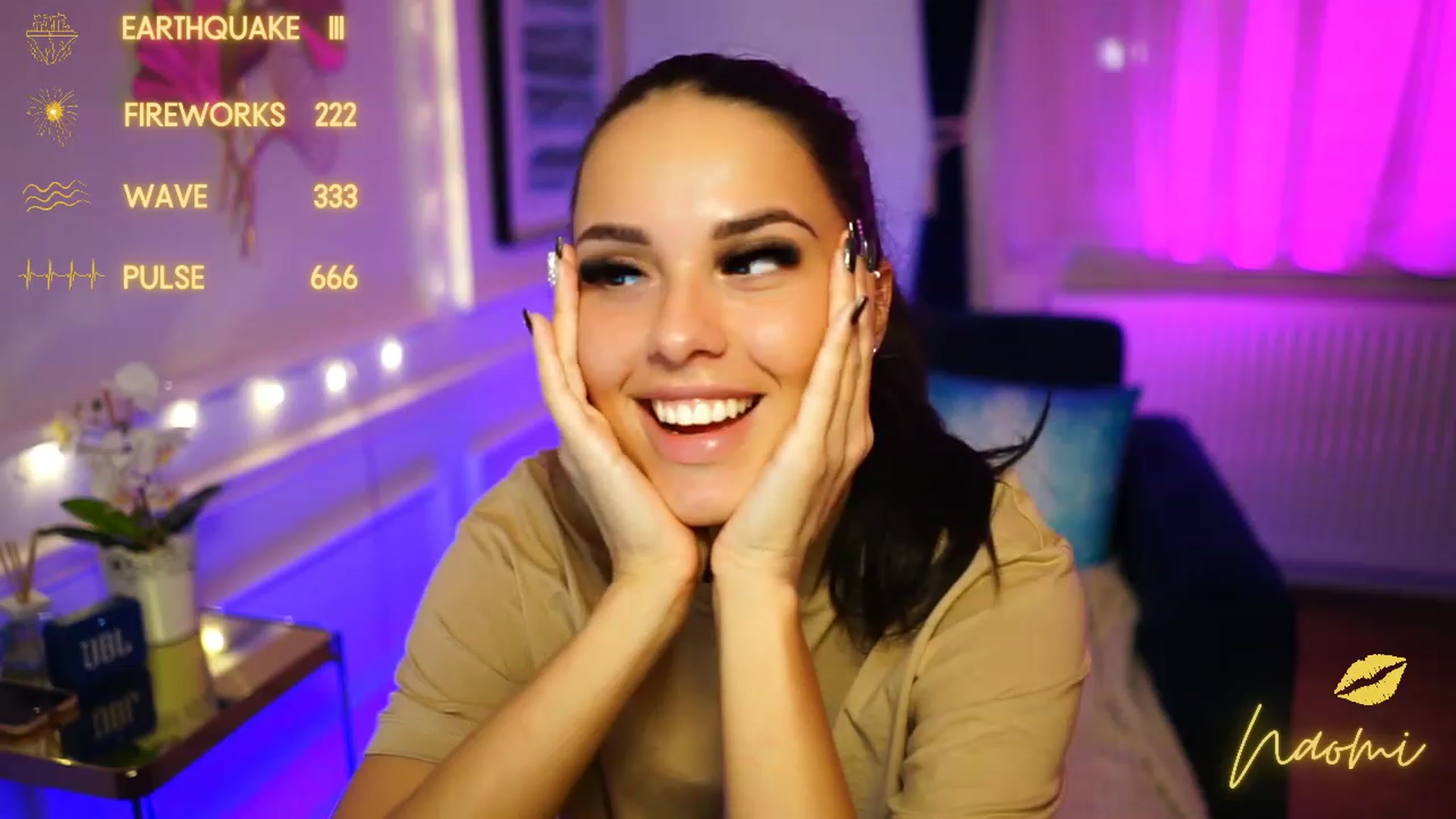 Gallery image thumbnail from cinnabellee's myfreecams stream on, 12/05/2022, 20:32 image 4 of 20