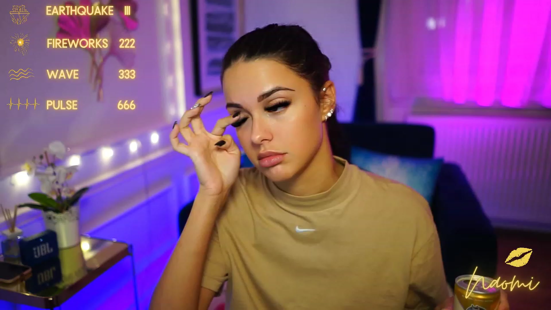 Gallery image thumbnail from cinnabellee's myfreecams stream on, 12/05/2022, 22:56 image 1 of 20
