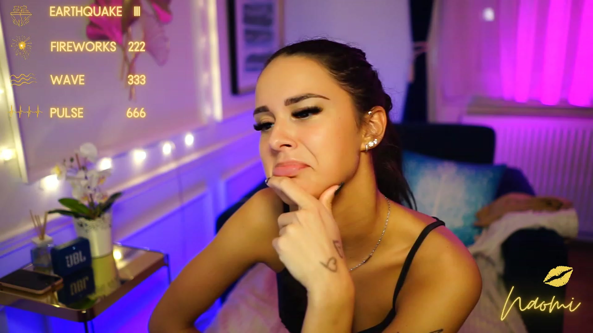 Gallery image thumbnail from cinnabellee's myfreecams stream on, 12/05/2022, 22:56 image 17 of 20