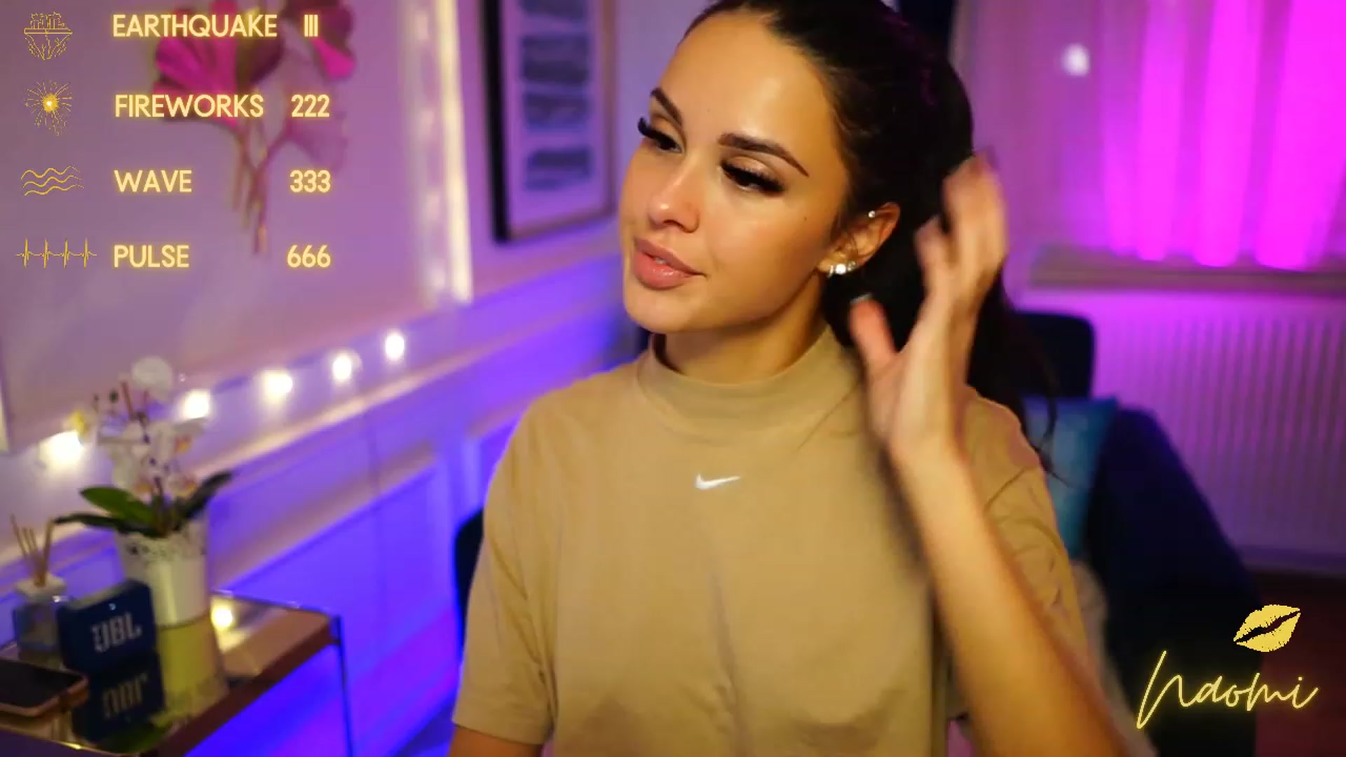Gallery image thumbnail from cinnabellee's myfreecams stream on, 12/05/2022, 22:56 image 9 of 20