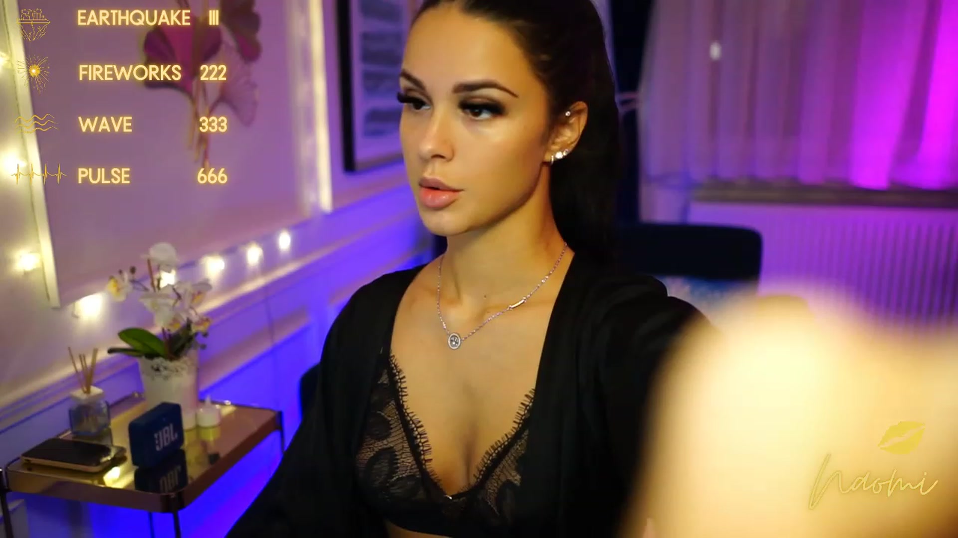 Gallery image thumbnail from cinnabellee's myfreecams stream on, 12/06/2022, 22:54 image 8 of 20