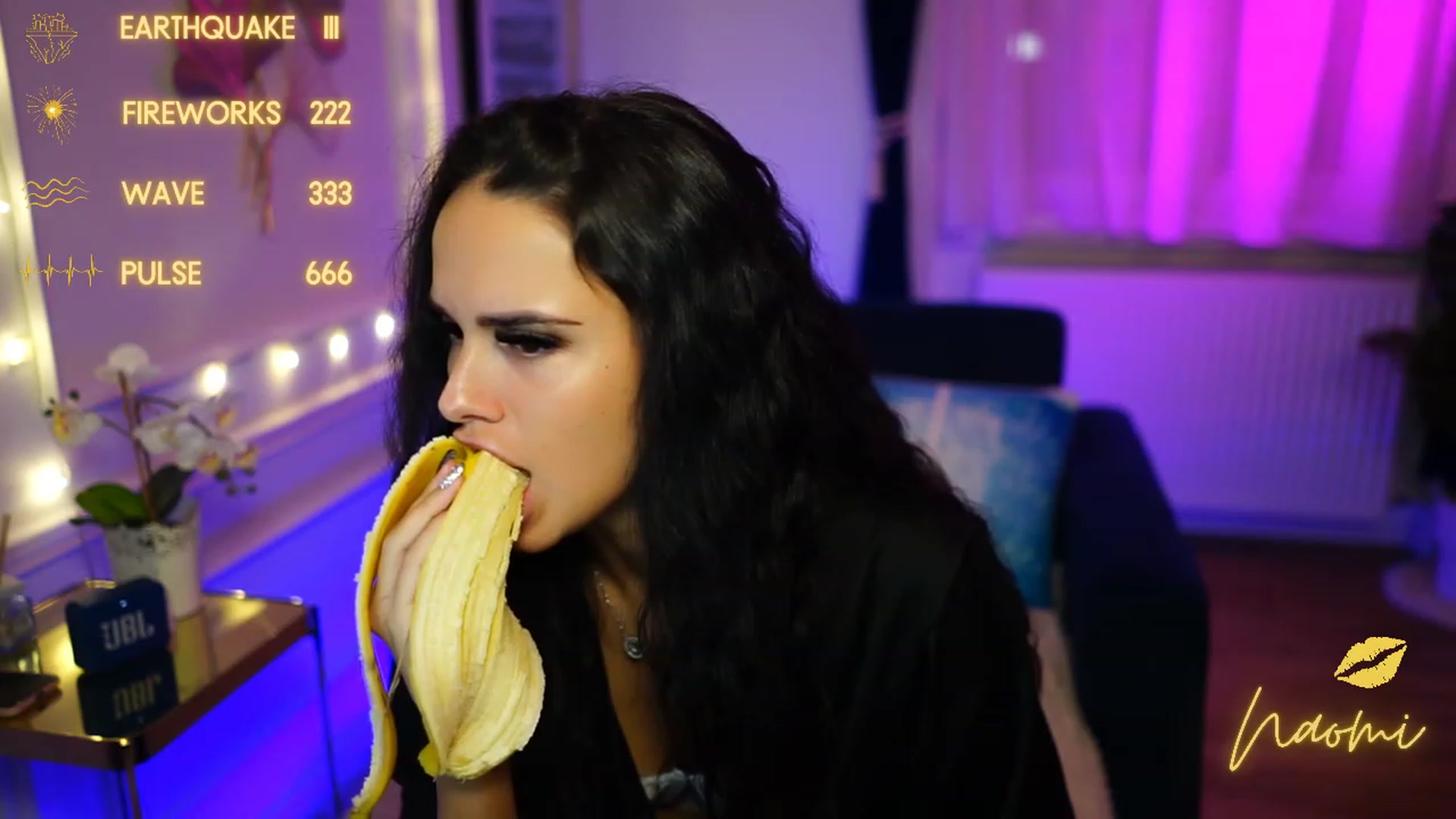 Gallery image thumbnail from cinnabellee's myfreecams stream on, 12/07/2022, 23:51 image 7 of 20