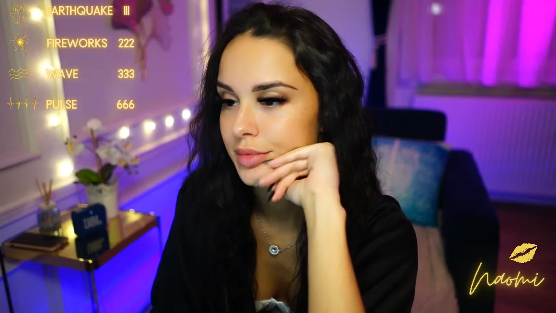 Gallery image thumbnail from cinnabellee's myfreecams stream on, 12/07/2022, 23:51 image 4 of 20
