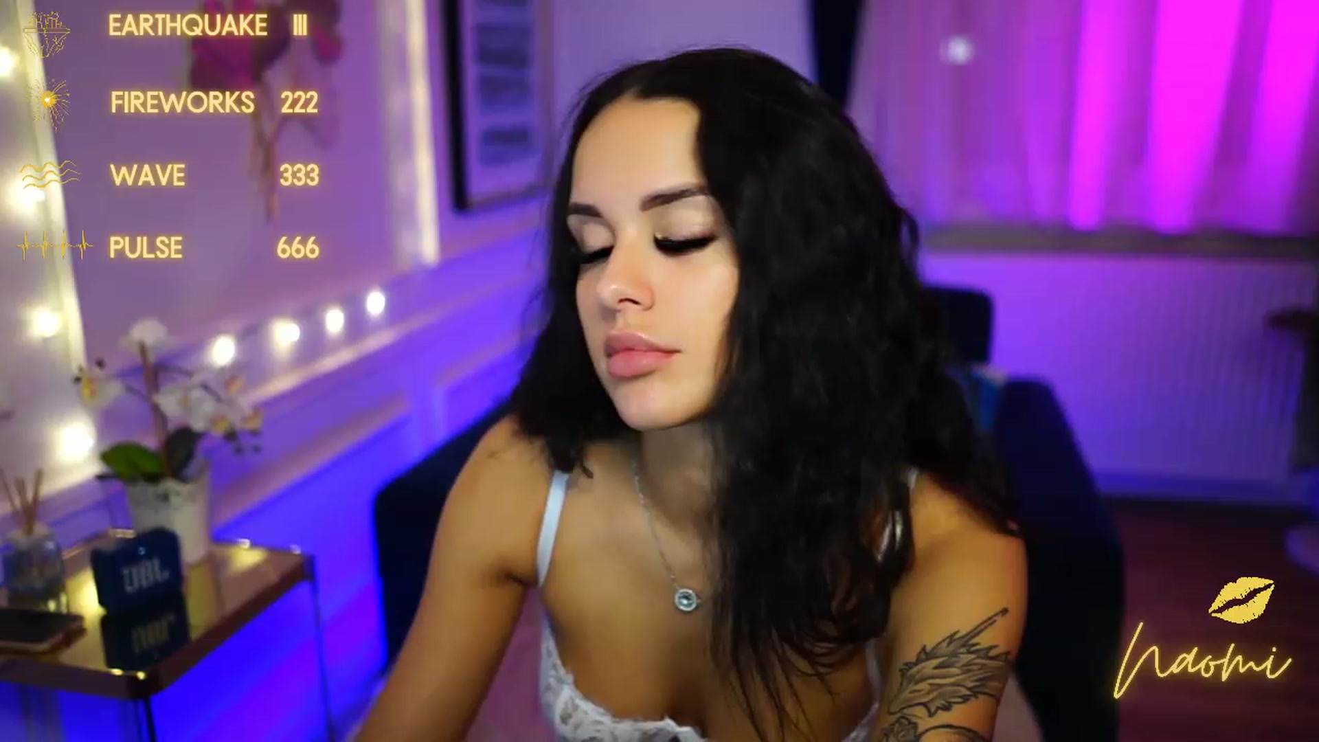 Gallery image thumbnail from cinnabellee's myfreecams stream on, 12/07/2022, 23:51 image 12 of 20