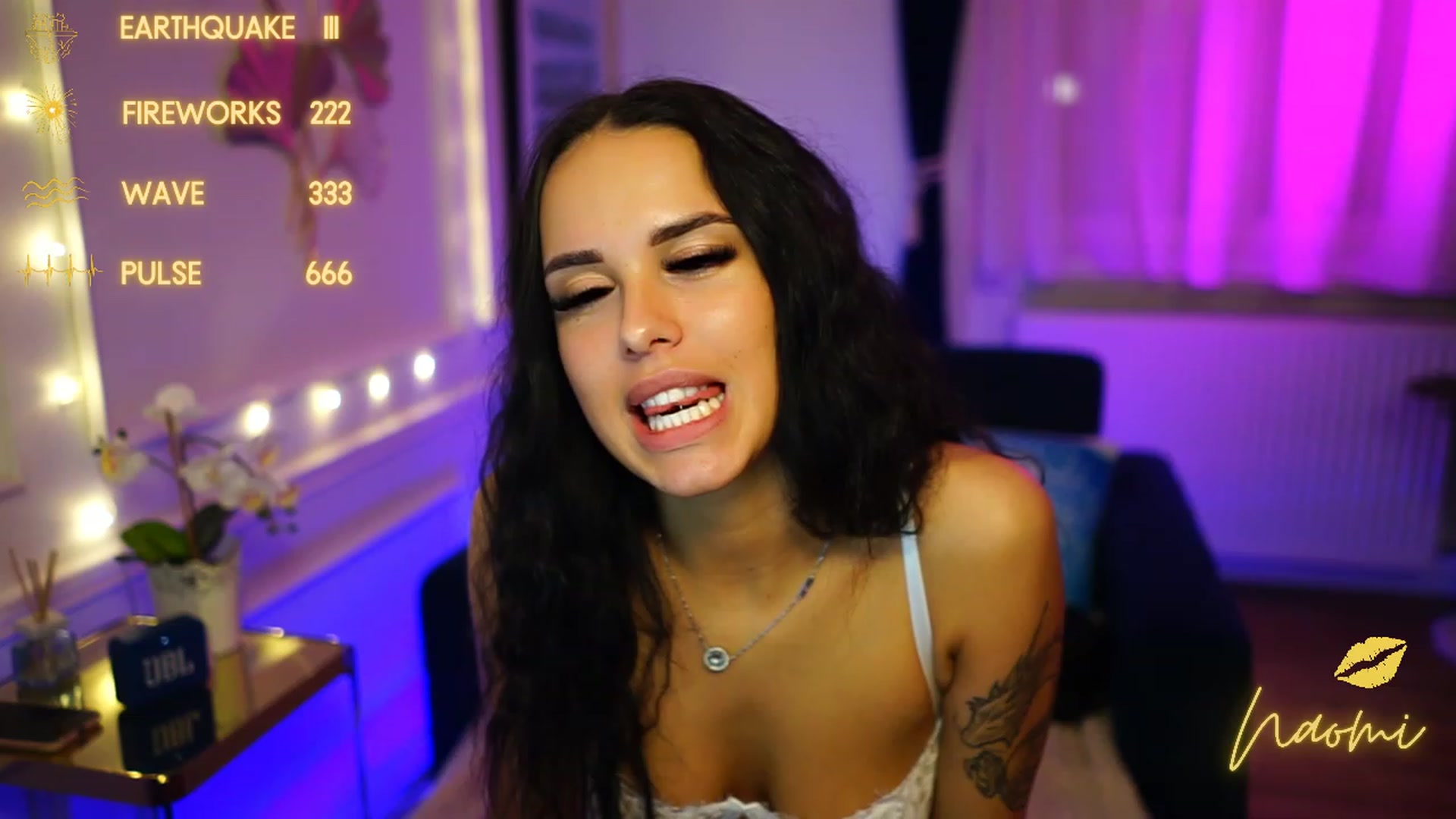 Gallery image thumbnail from cinnabellee's myfreecams stream on, 12/07/2022, 23:51 image 15 of 20