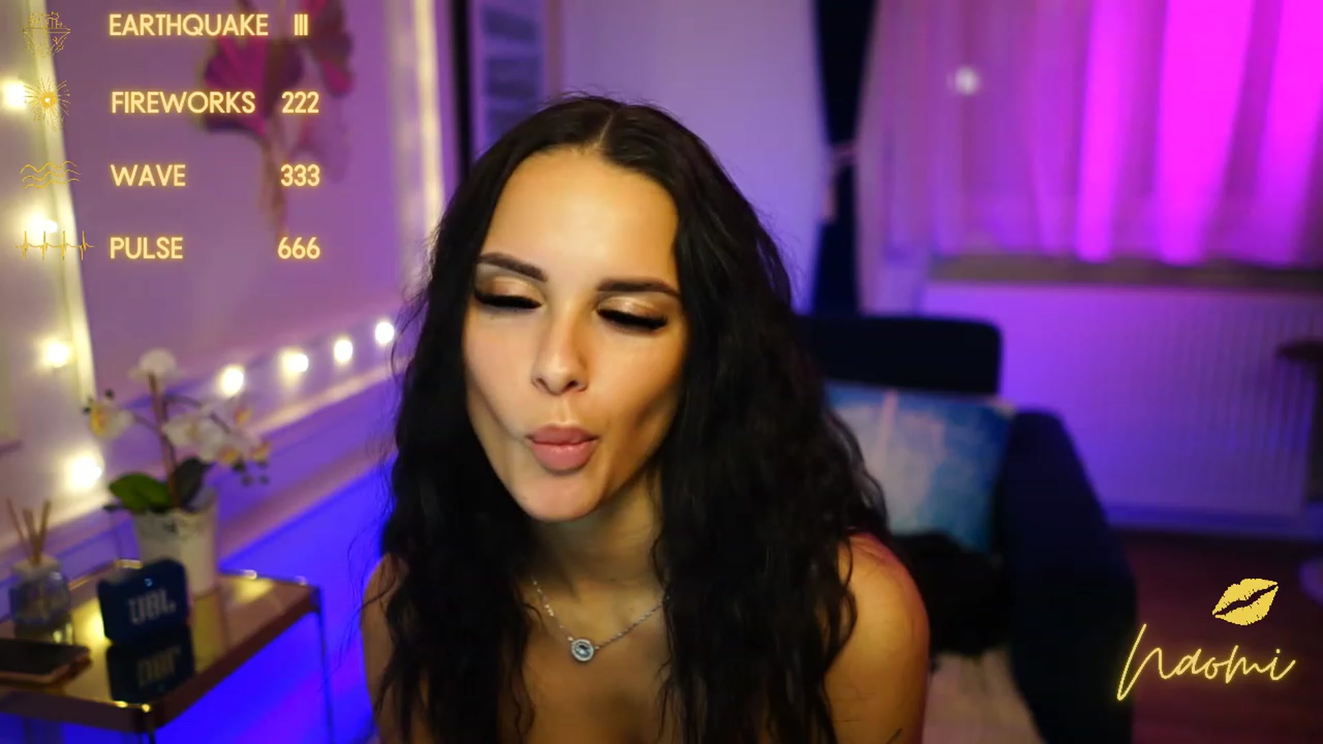 Gallery image thumbnail from cinnabellee's myfreecams stream on, 12/07/2022, 23:51 image 14 of 20
