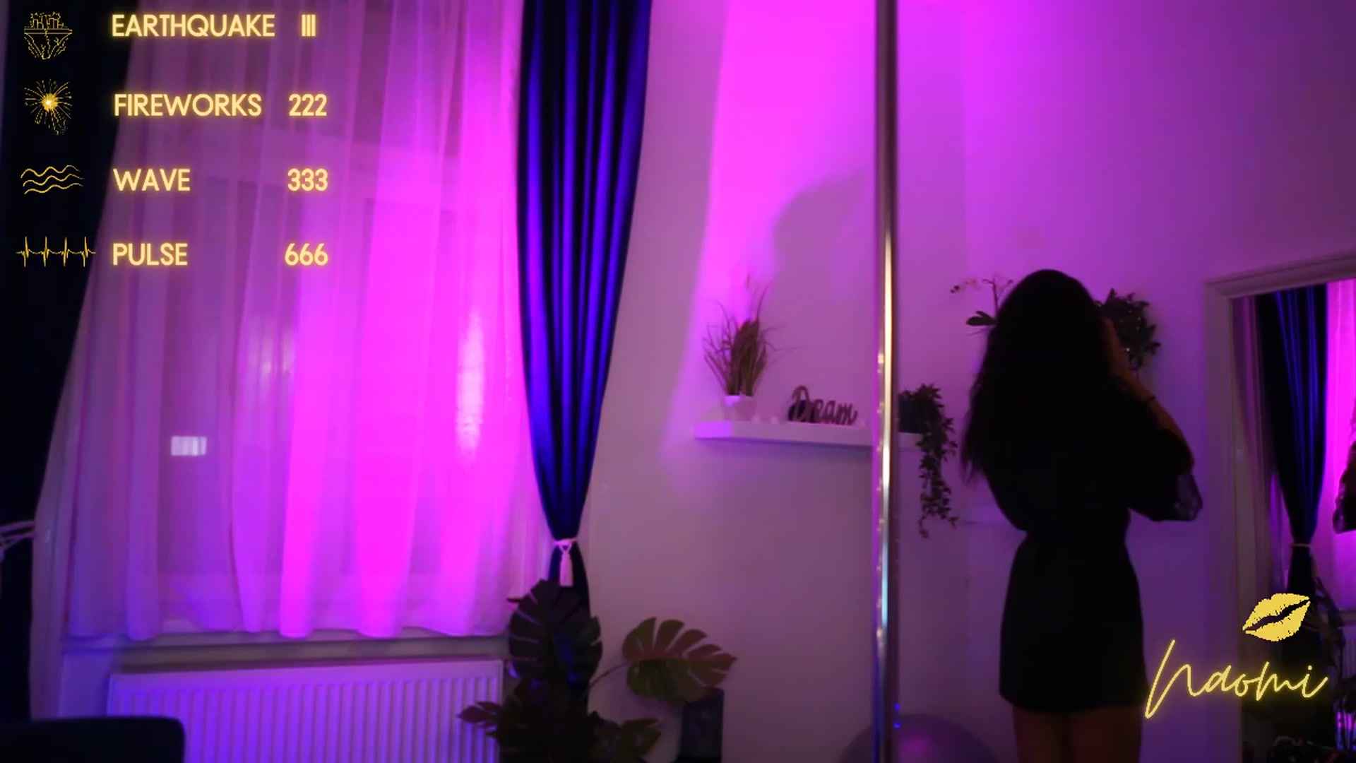 Gallery image thumbnail from cinnabellee's myfreecams stream on, 12/08/2022, 24:45 image 15 of 20