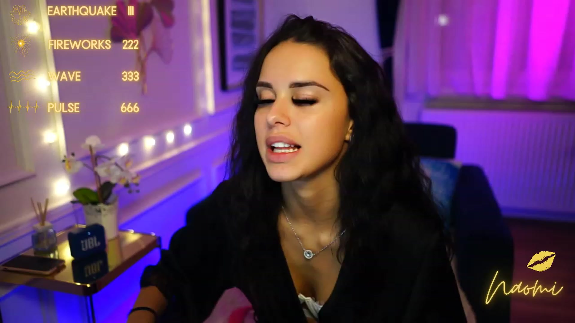 Gallery image thumbnail from cinnabellee's myfreecams stream on, 12/08/2022, 24:45 image 1 of 20