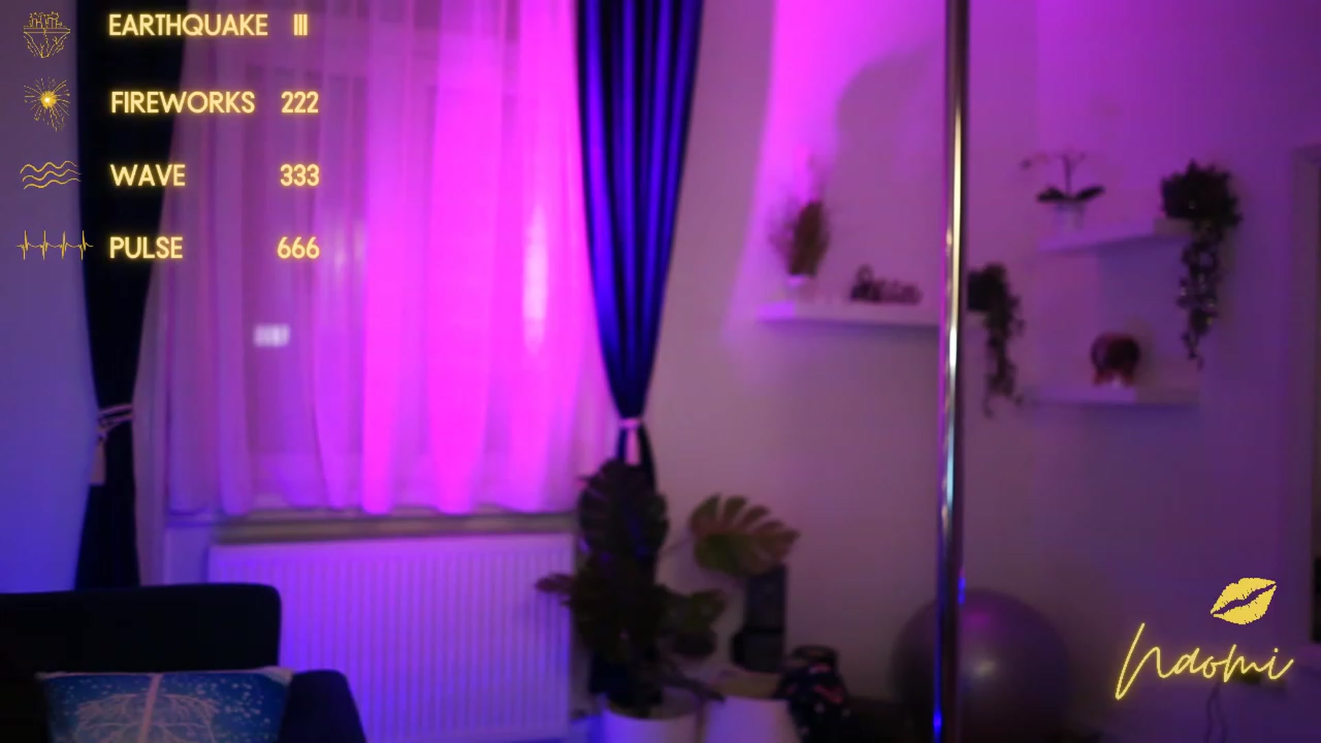 Gallery image thumbnail from cinnabellee's myfreecams stream on, 12/08/2022, 24:45 image 18 of 20