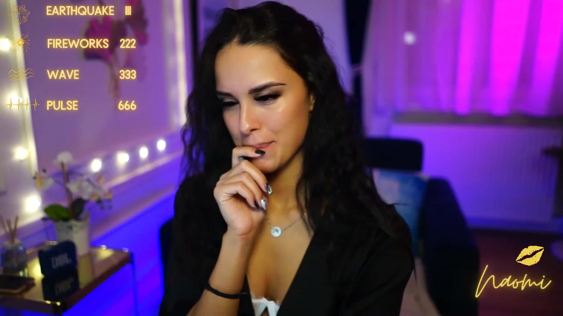 Gallery image thumbnail from cinnabellee's myfreecams stream on, 12/08/2022, 01:22 image 2 of 20