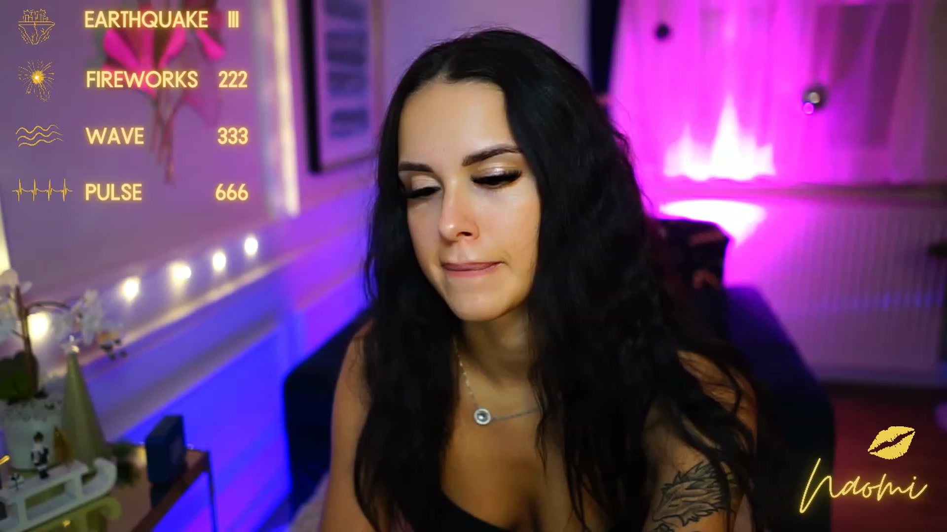 Gallery image thumbnail from cinnabellee's myfreecams stream on, 12/08/2022, 23:06 image 8 of 20