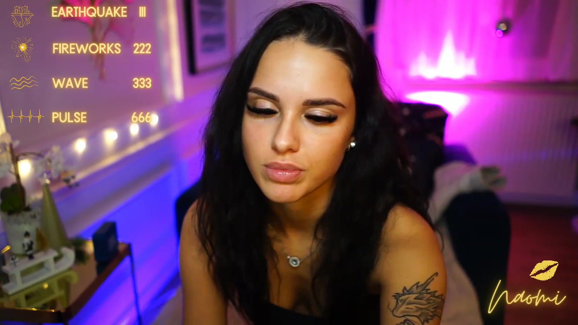 Gallery image thumbnail from cinnabellee's myfreecams stream on, 12/08/2022, 23:06 image 15 of 20
