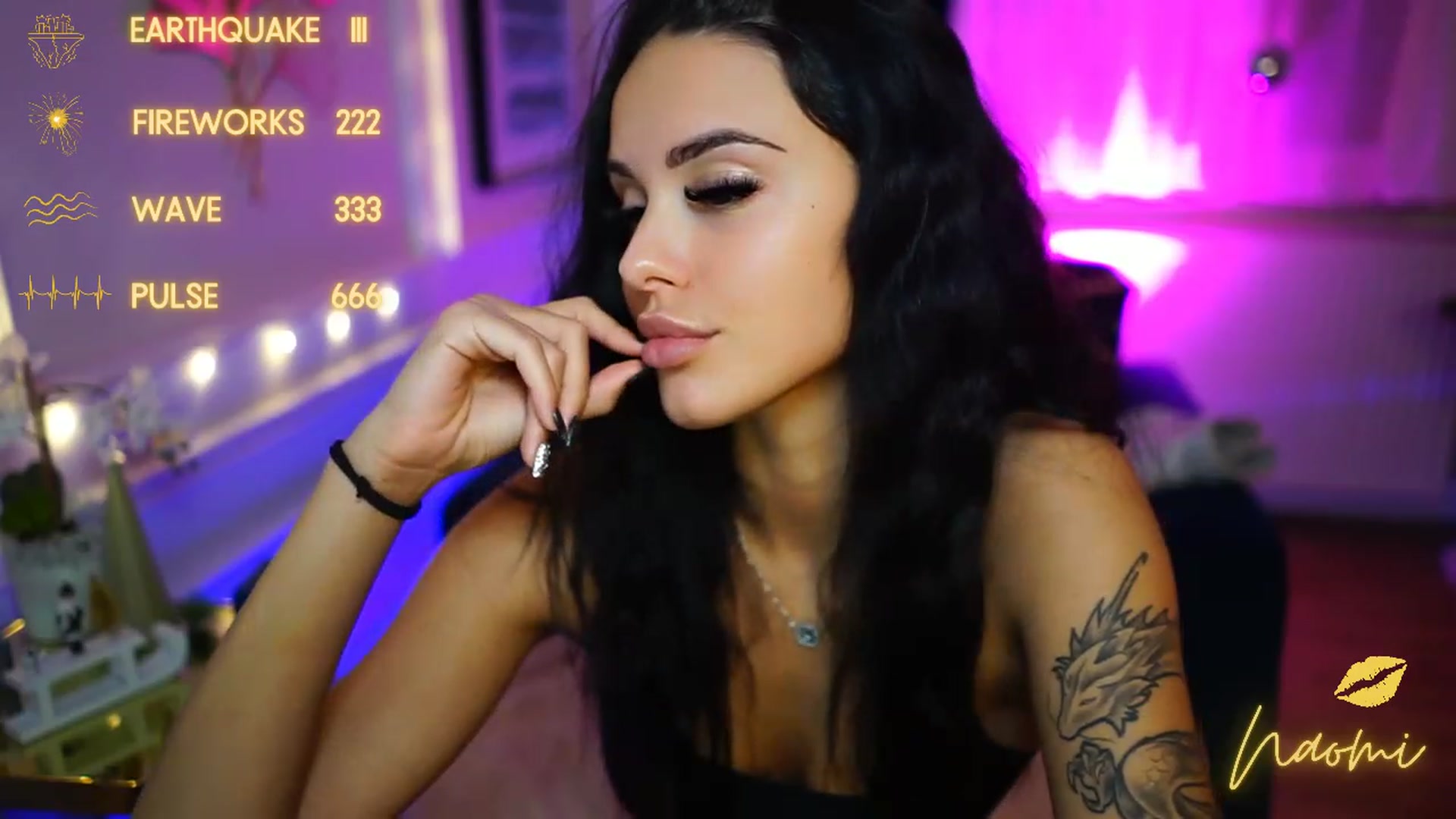 Gallery image thumbnail from cinnabellee's myfreecams stream on, 12/08/2022, 23:06 image 17 of 20