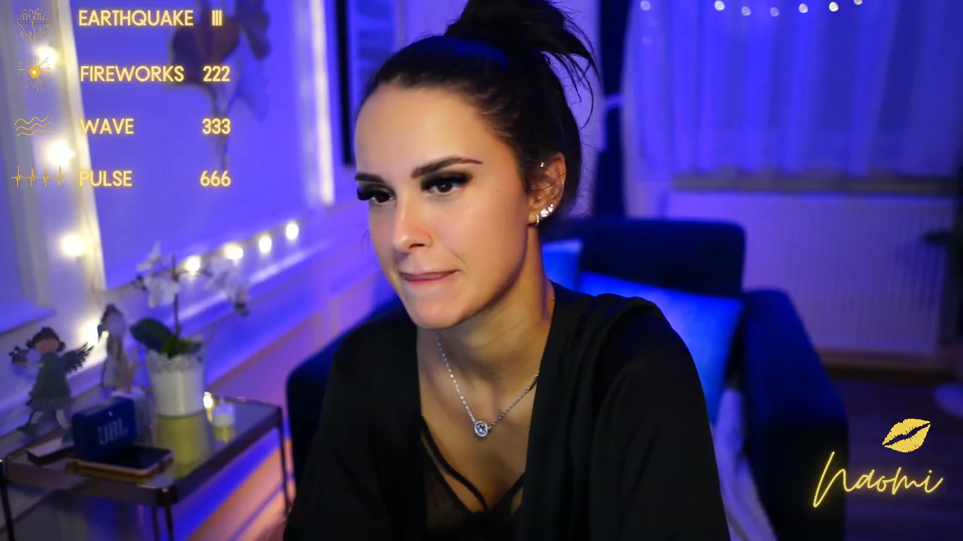 Gallery image thumbnail from cinnabellee's myfreecams stream on, 12/12/2022, 22:52 image 14 of 20
