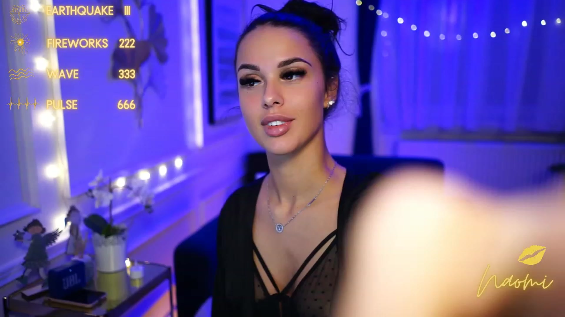 Gallery image thumbnail from cinnabellee's myfreecams stream on, 12/12/2022, 22:52 image 5 of 20