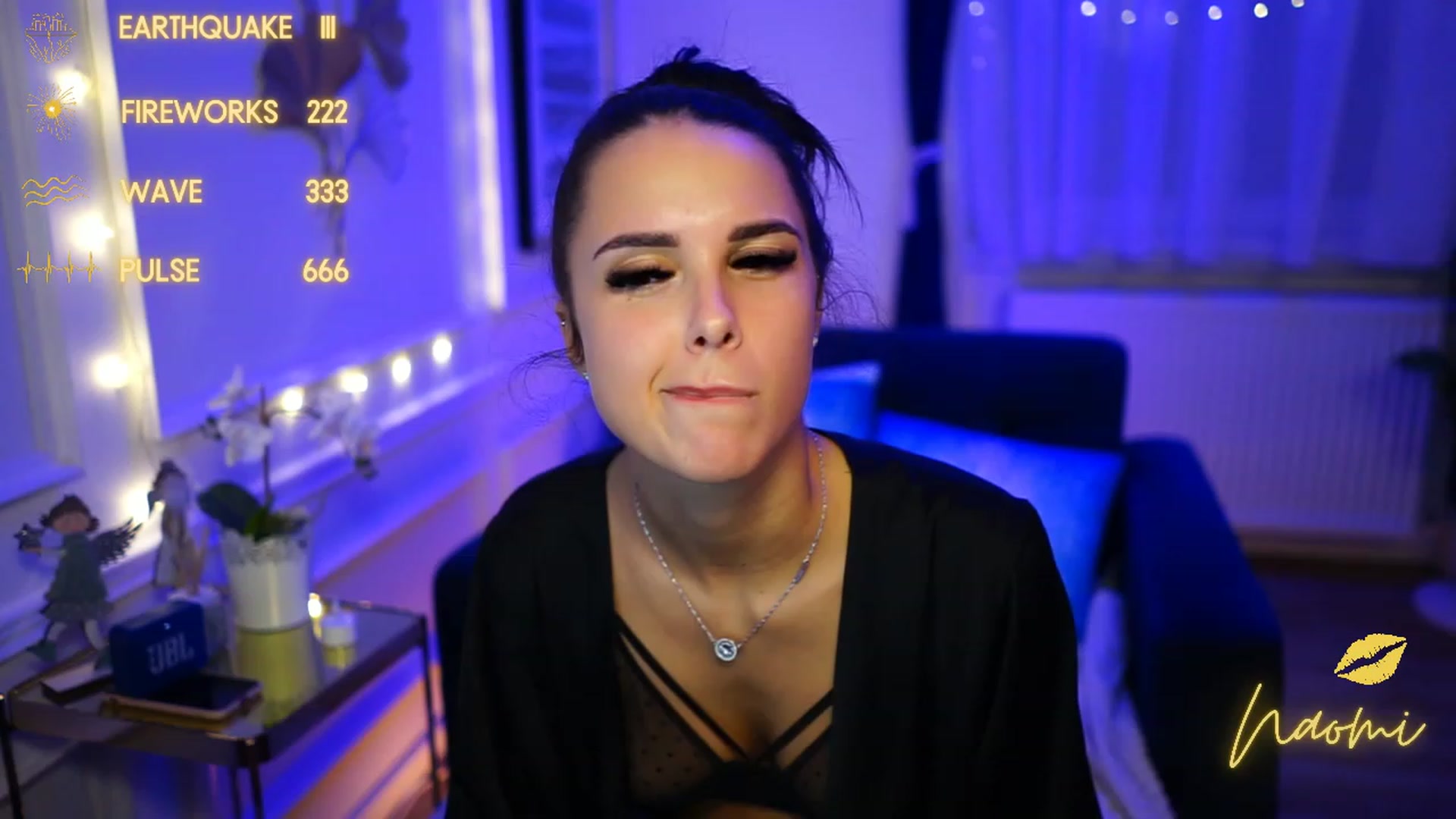 Gallery image thumbnail from cinnabellee's myfreecams stream on, 12/12/2022, 22:52 image 11 of 20