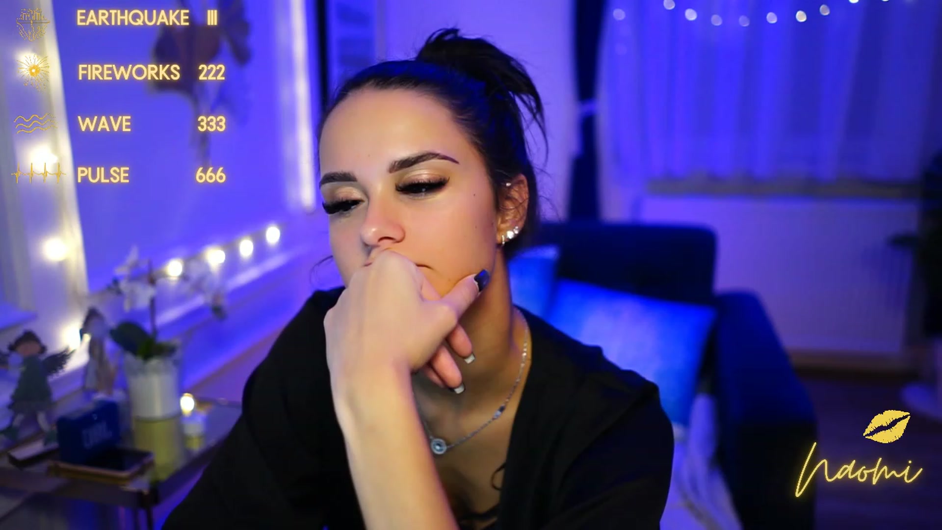 Gallery image thumbnail from cinnabellee's myfreecams stream on, 12/12/2022, 22:52 image 19 of 20