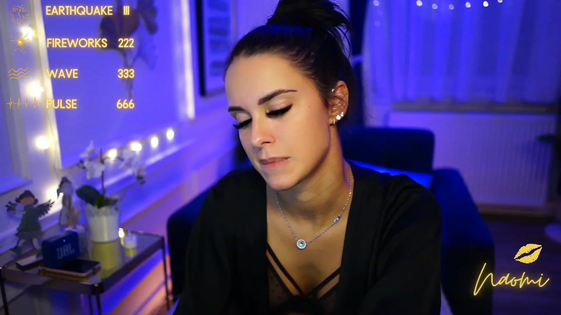 Gallery image thumbnail from cinnabellee's myfreecams stream on, 12/12/2022, 22:52 image 10 of 20