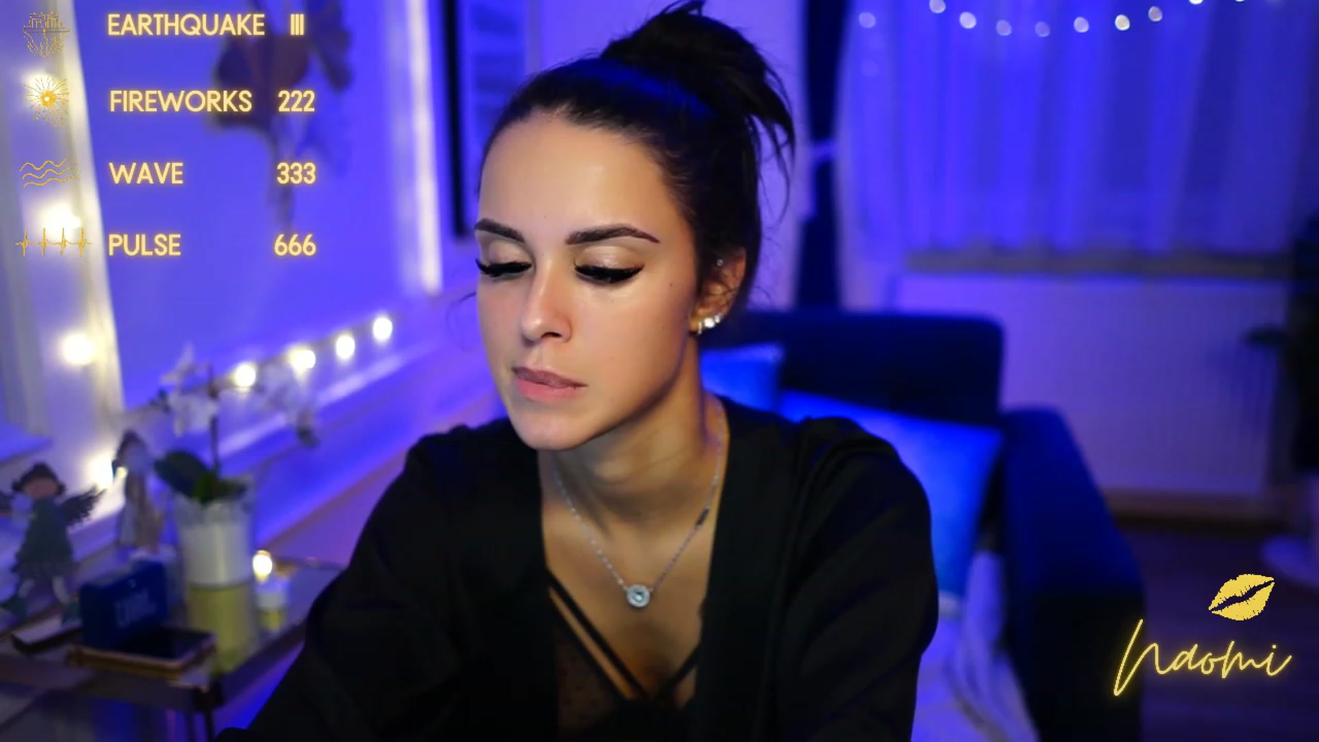 Gallery image thumbnail from cinnabellee's myfreecams stream on, 12/12/2022, 22:52 image 17 of 20