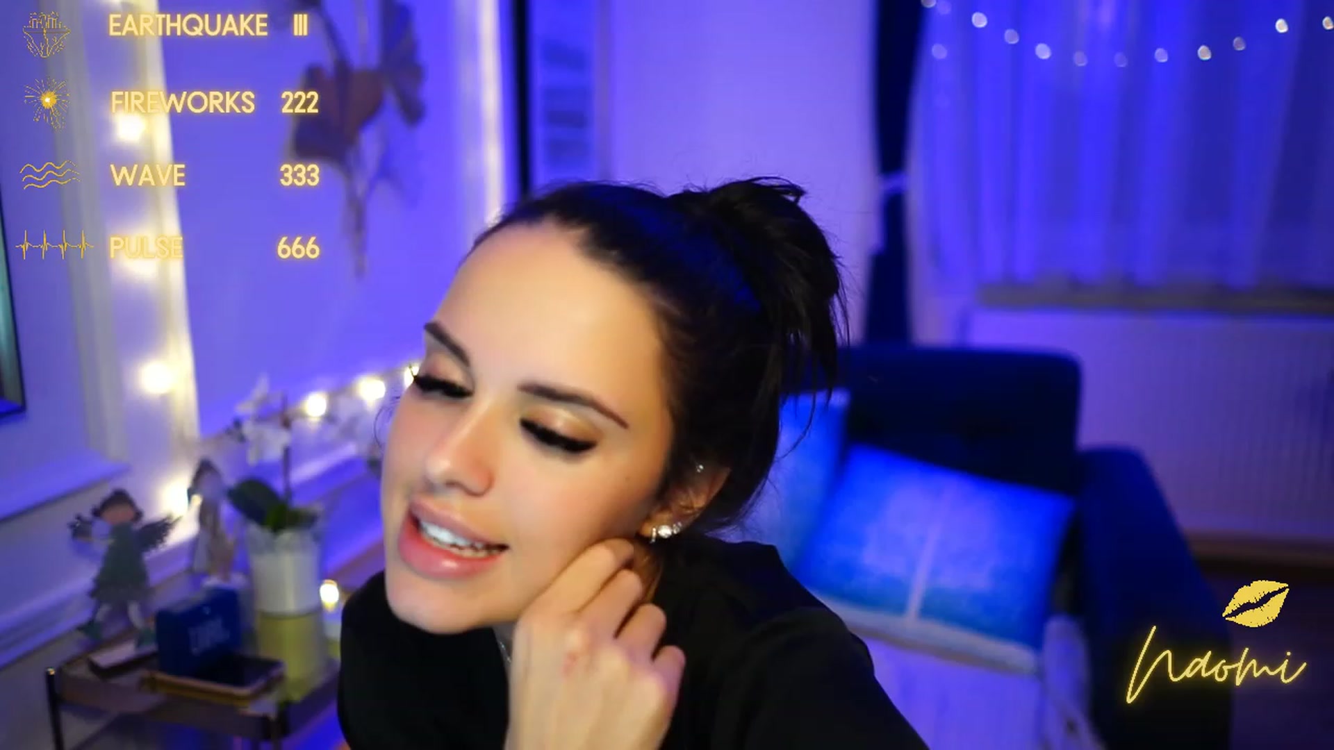 Gallery image thumbnail from cinnabellee's myfreecams stream on, 12/13/2022, 01:17 image 3 of 20