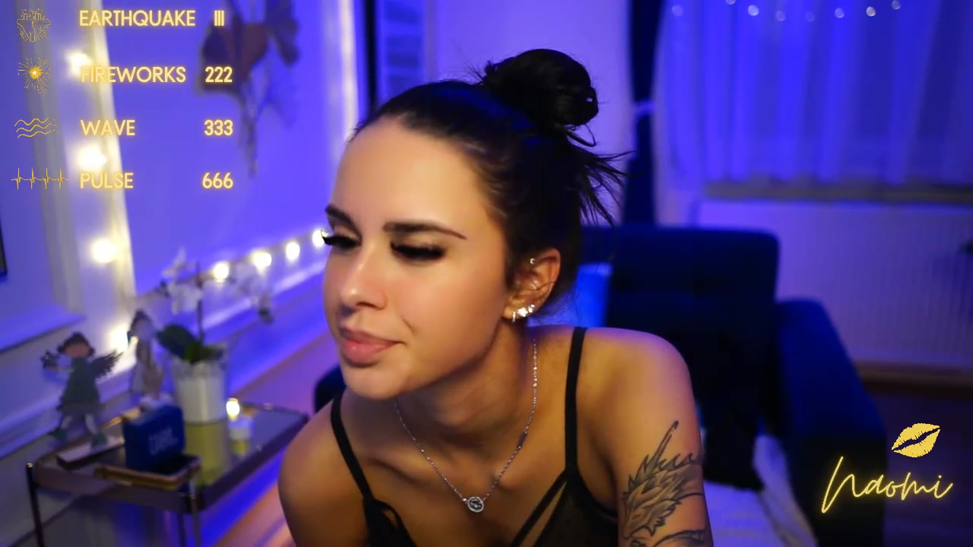 Gallery image thumbnail from cinnabellee's myfreecams stream on, 12/13/2022, 01:17 image 18 of 20